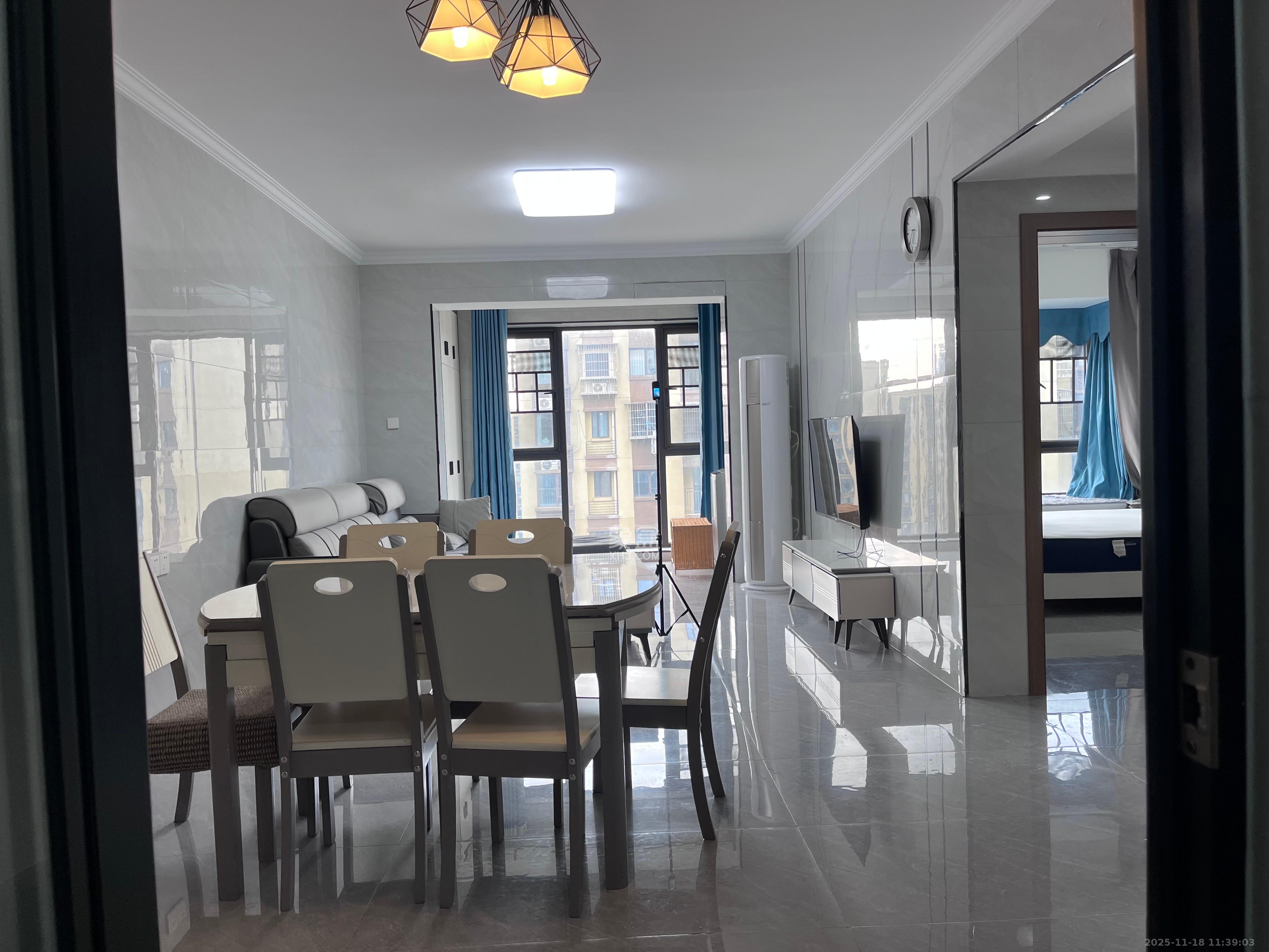 和润园三期 2室1厅1卫 2200.0元/月 和润园三期 2室1厅1卫 2200.0元/月室内图