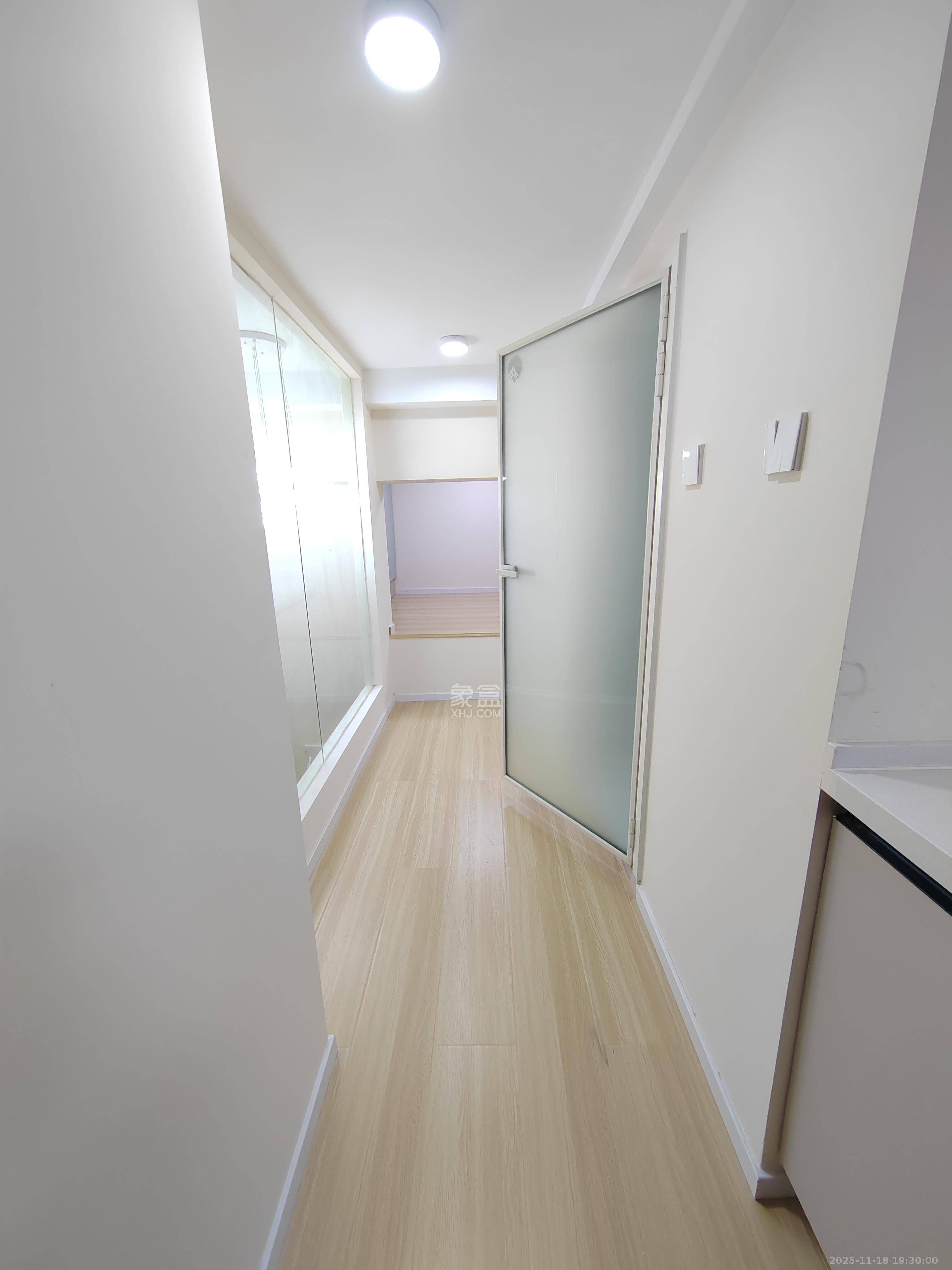 中海阅溪府 1室0厅0卫 1300.0元/月 中海阅溪府 1室0厅0卫 1300.0元/月室内图