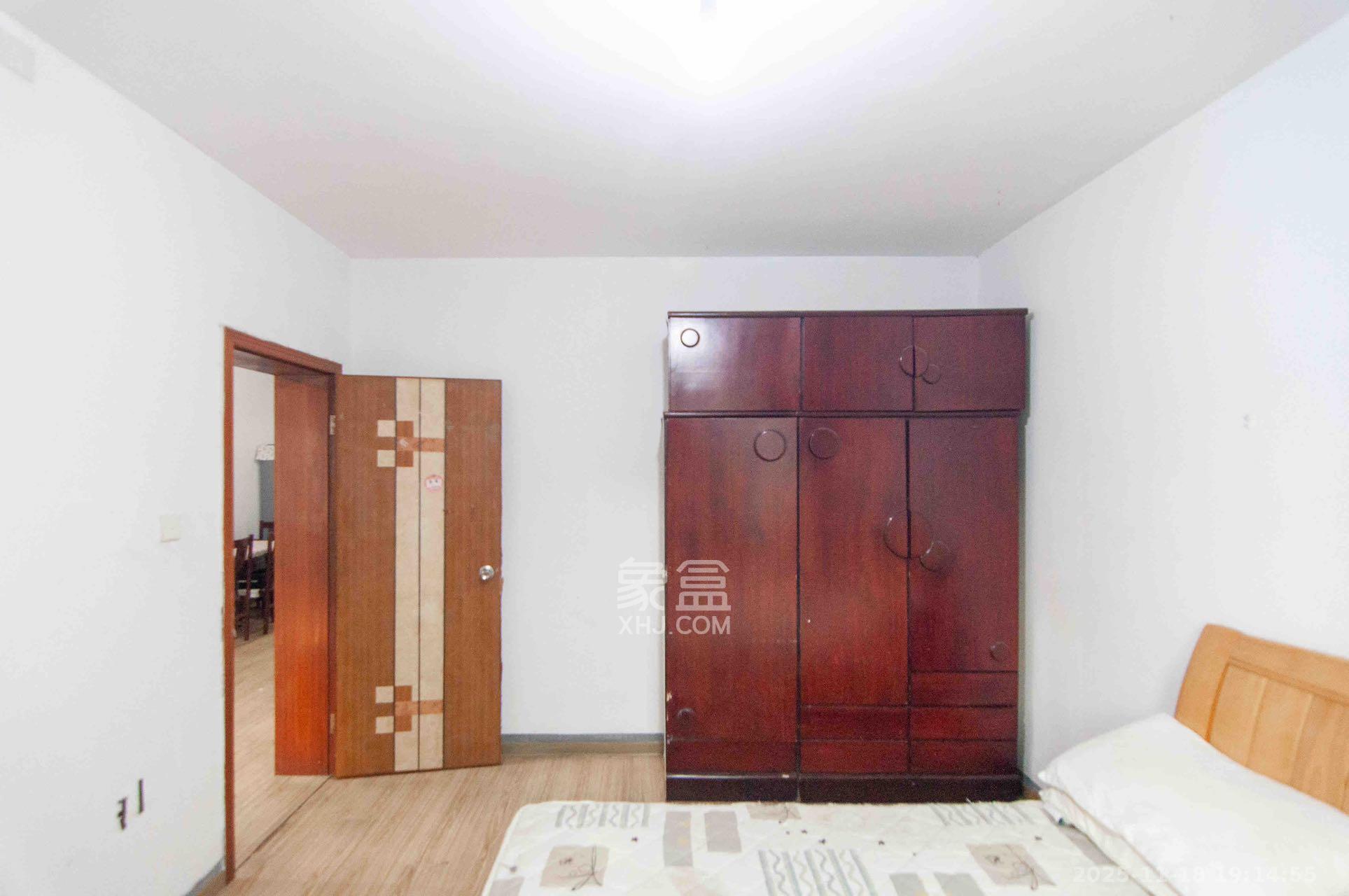 恩瑞麓山名园(龙王港小区) 3室2厅2卫 1900.0元/月 恩瑞麓山名园(龙王港小区) 3室2厅2卫 1900.0元/月室内图