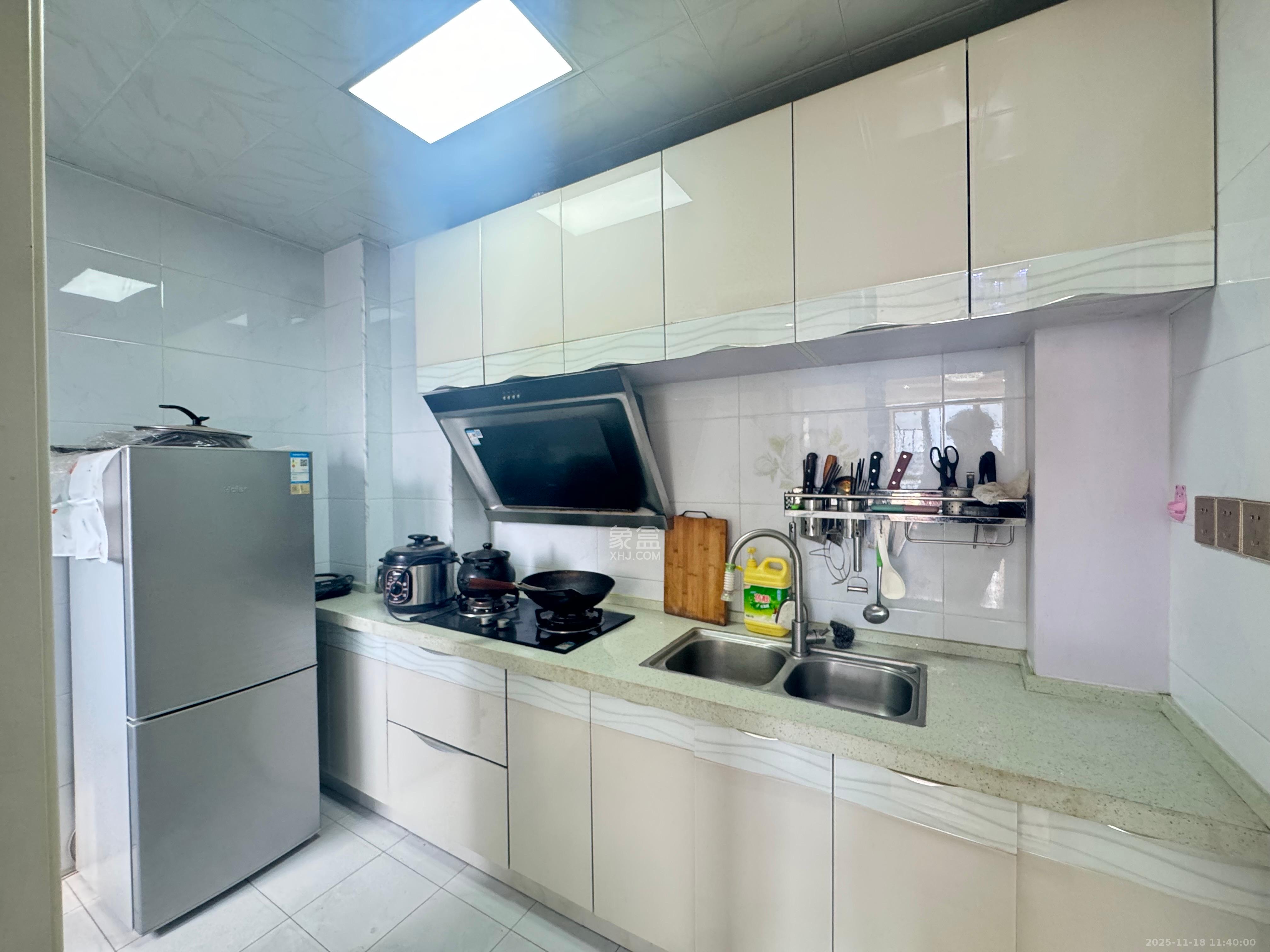 芙蓉万国城MOMA(卓越汇富苑) 2室1厅1卫 2000.0元/月 芙蓉万国城MOMA(卓越汇富苑) 2室1厅1卫 2000.0元/月室内图