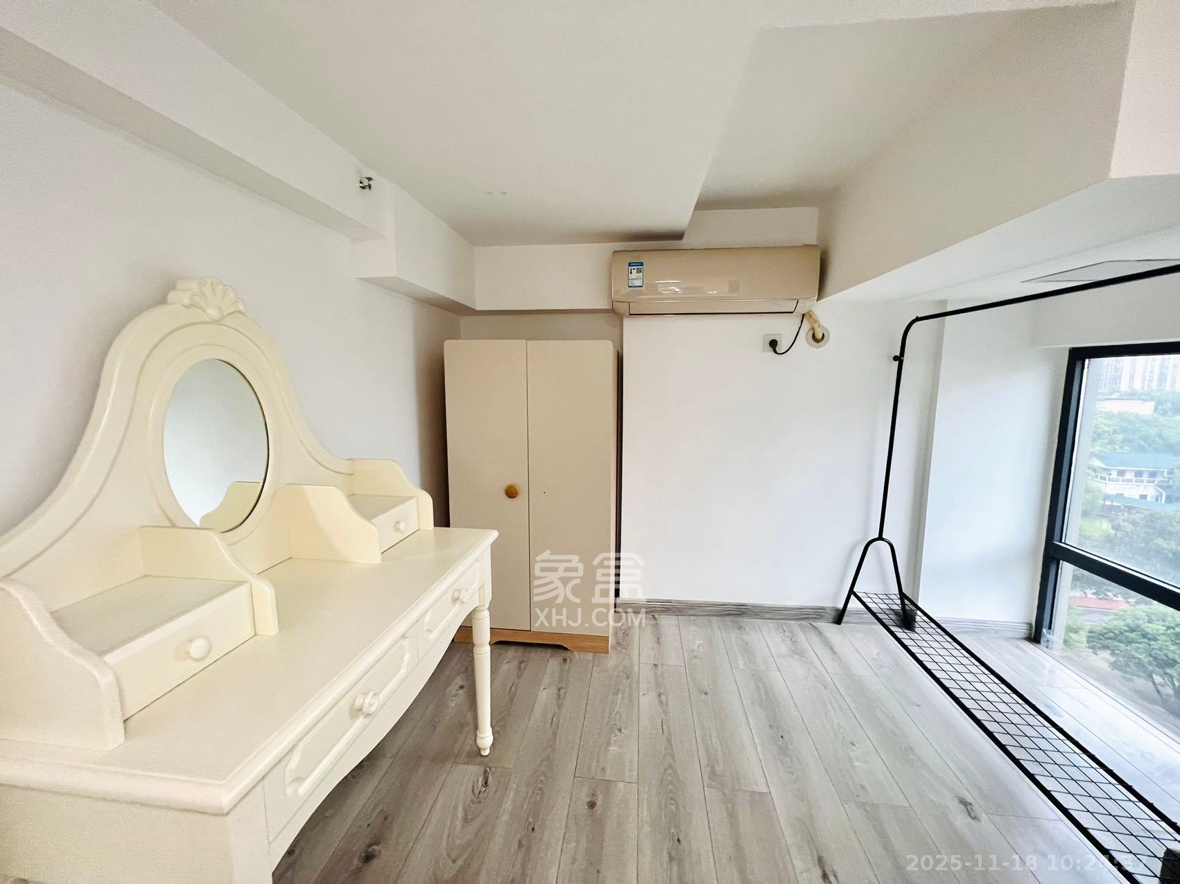 裕天国际商汇中心  1室0厅0卫    1600.0元/月室内图