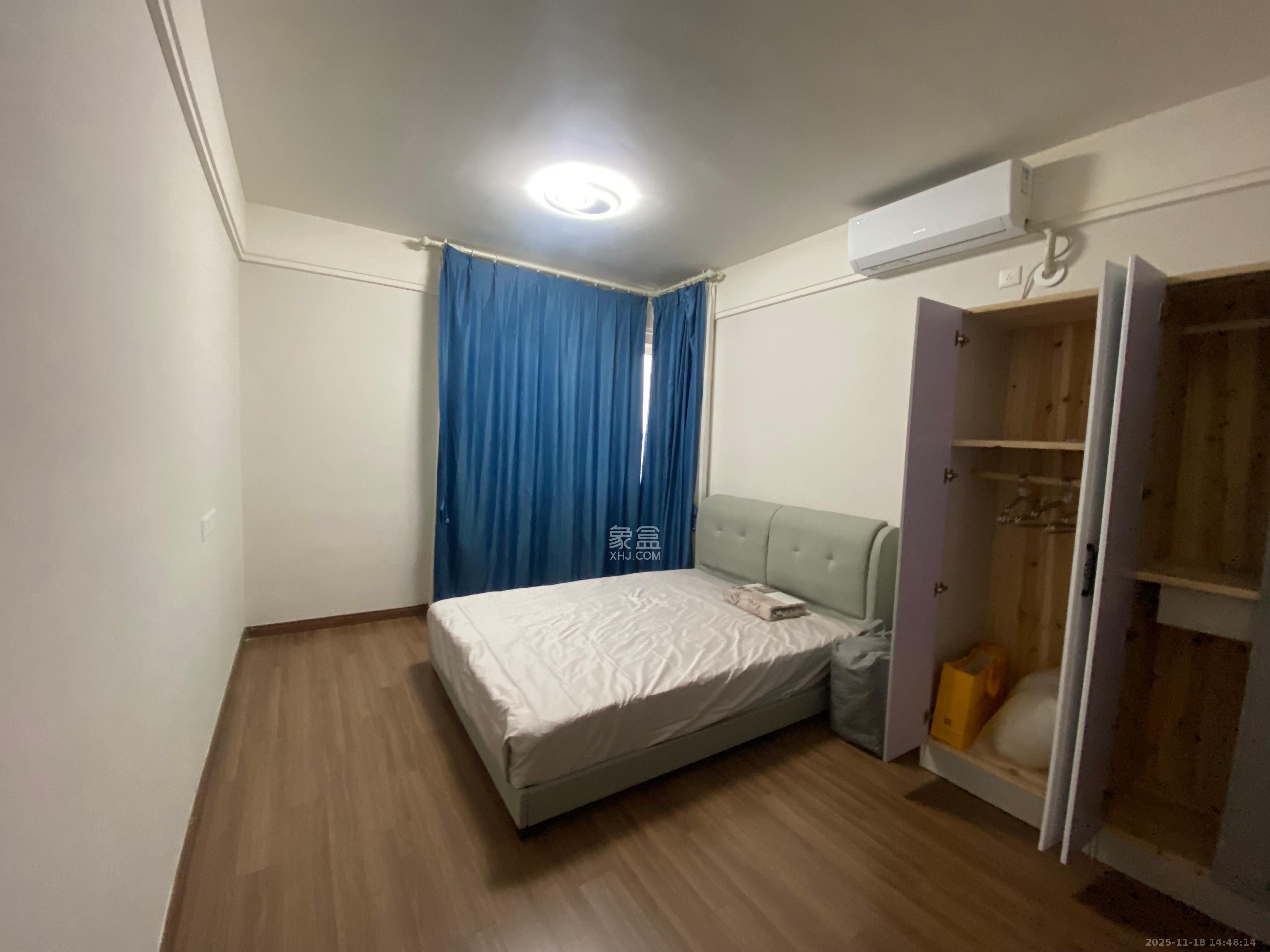 保利香槟国际  3室2厅1卫    1900.0元/月室内图