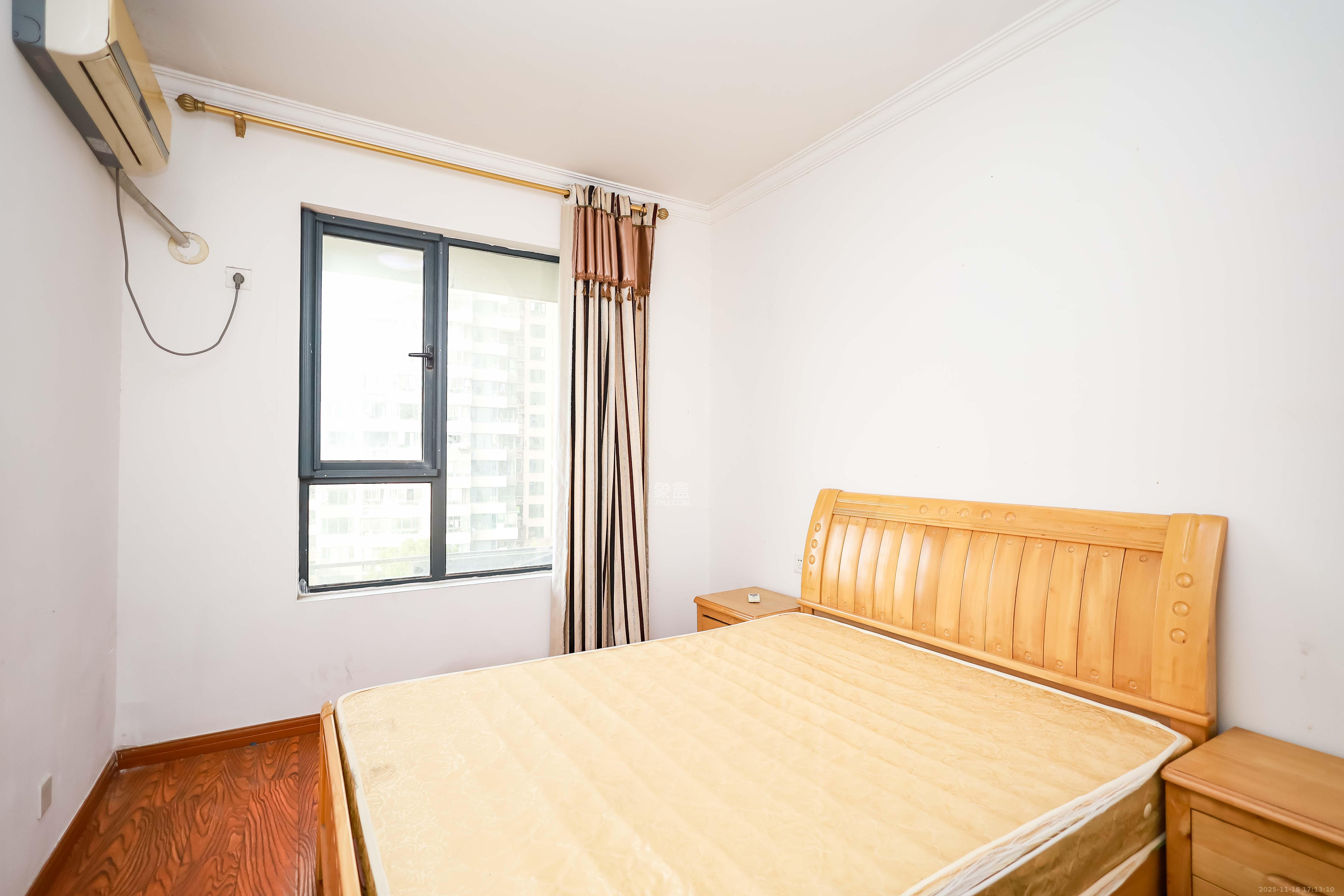 长房时代城  3室2厅2卫    118.8万卧室