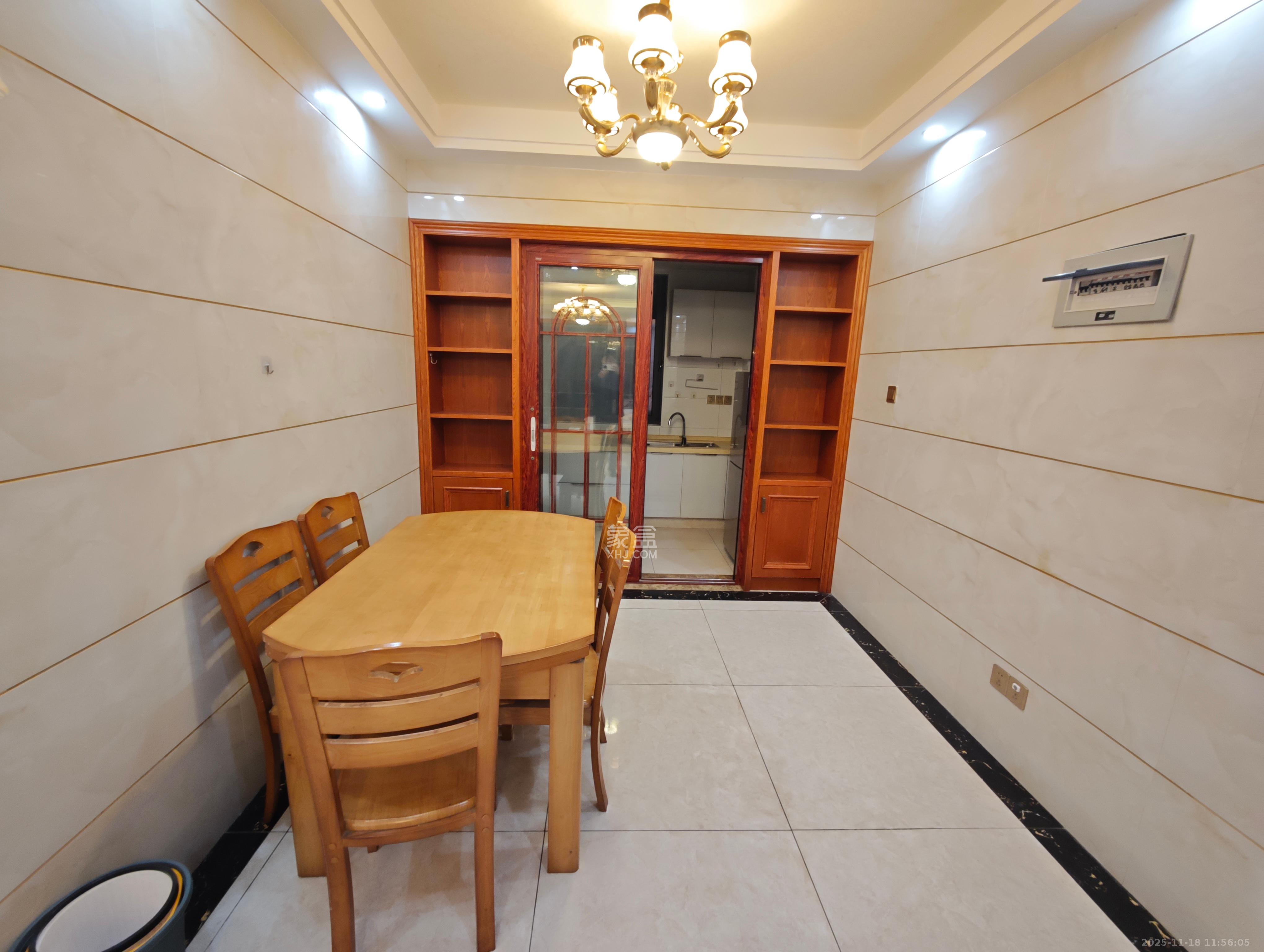 江河东澜湾  3室2厅1卫    3000.0元/月室内图