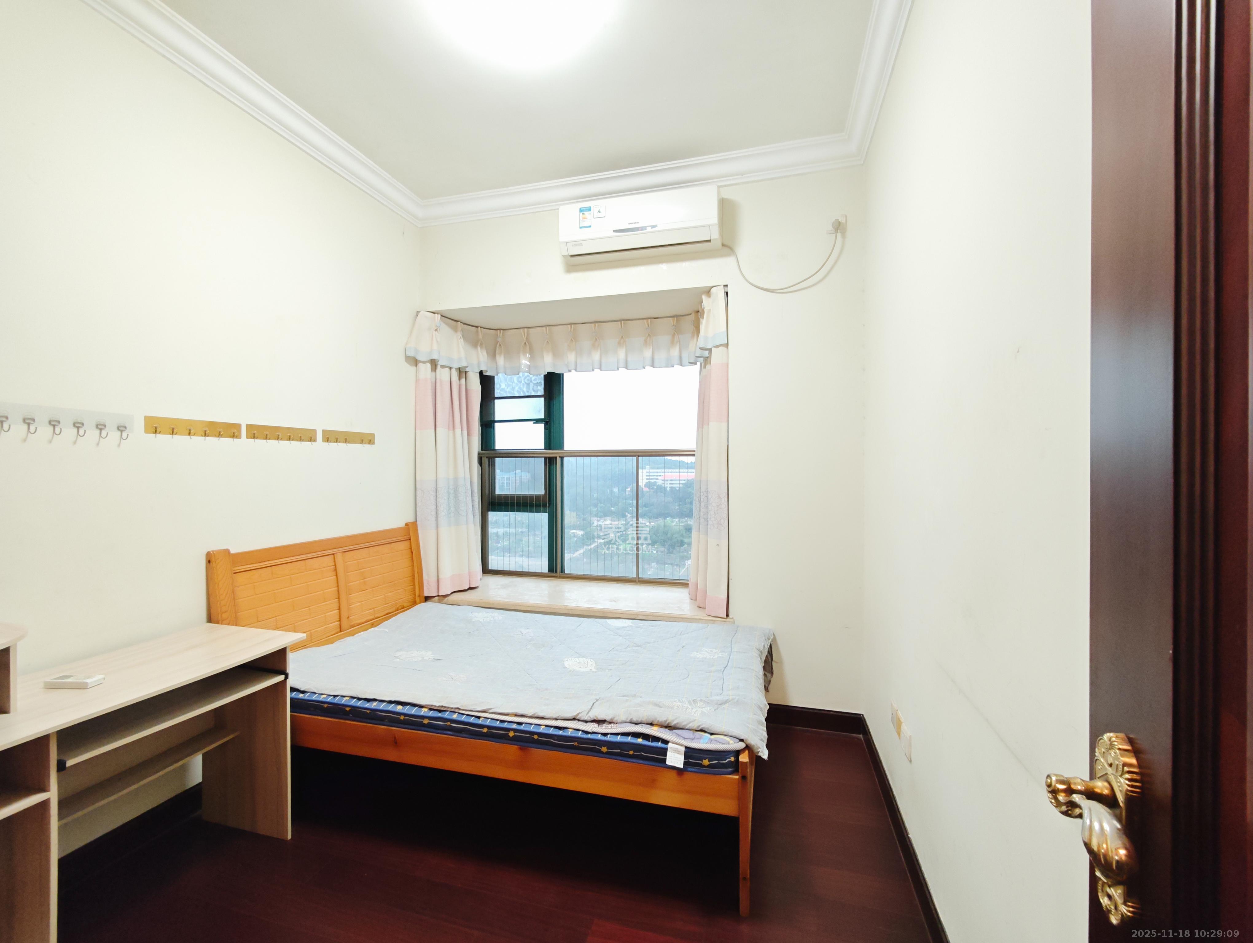 恒大城 3室2厅2卫 65.0万 恒大城 3室2厅2卫 65.0万卧室