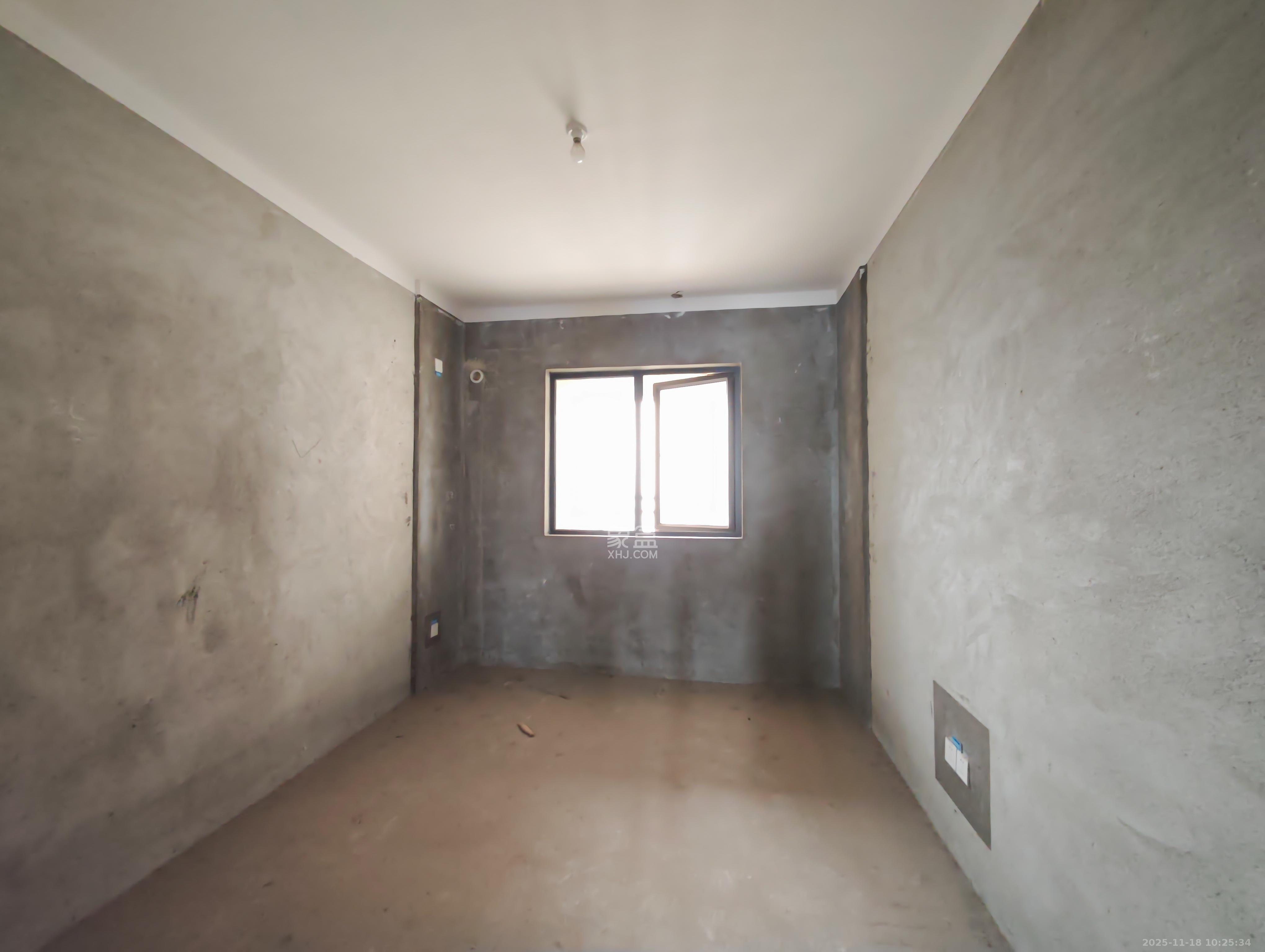 保利城（中航城国际社区、郡原美村）  4室2厅2卫    95.0万卧室