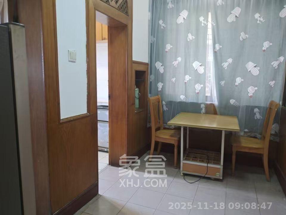 交通厅宿舍  3室1厅1卫    2600.0元/月