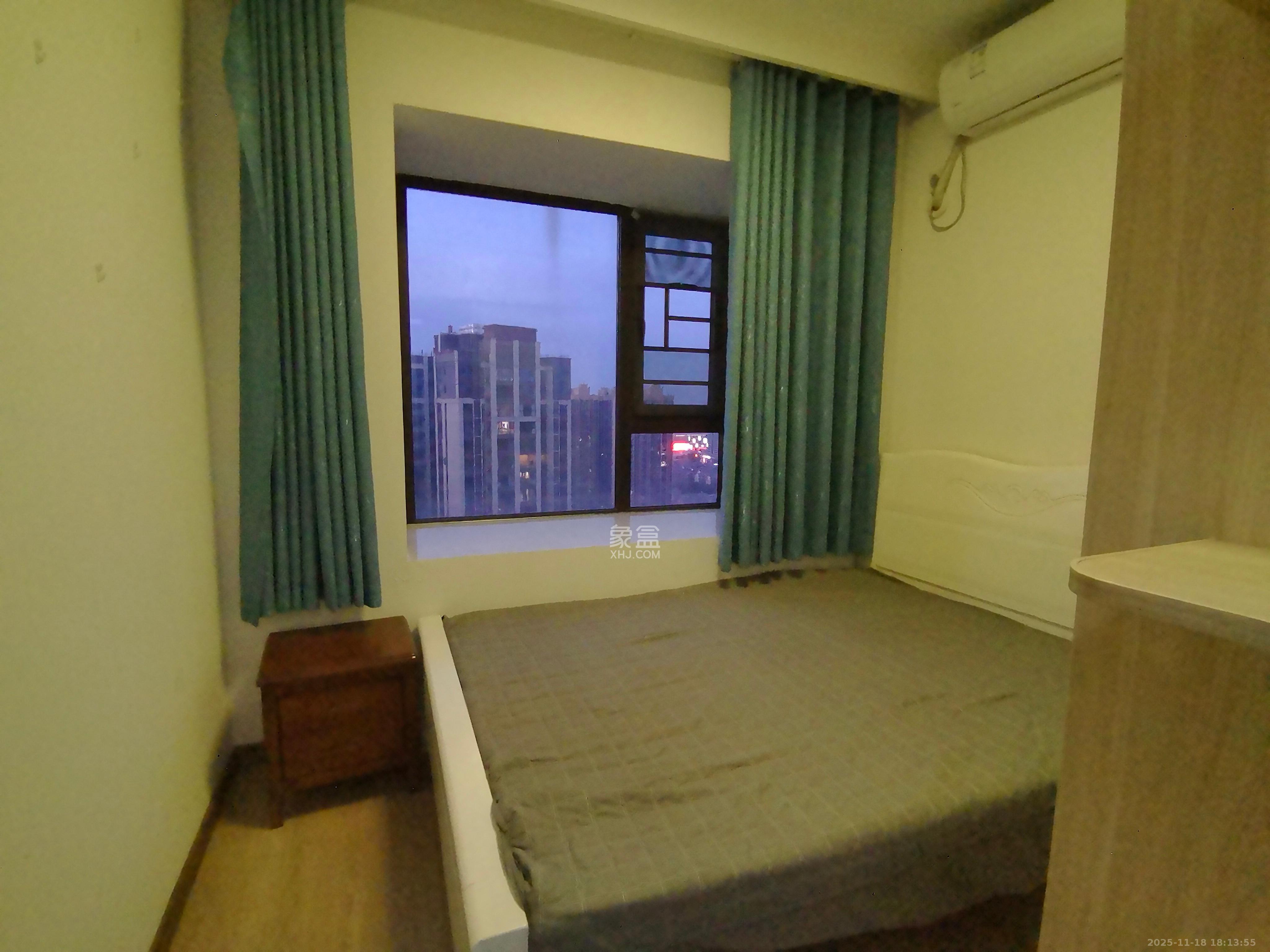 保利大都汇一期、二期  4室2厅2卫    3400.0元/月室内图