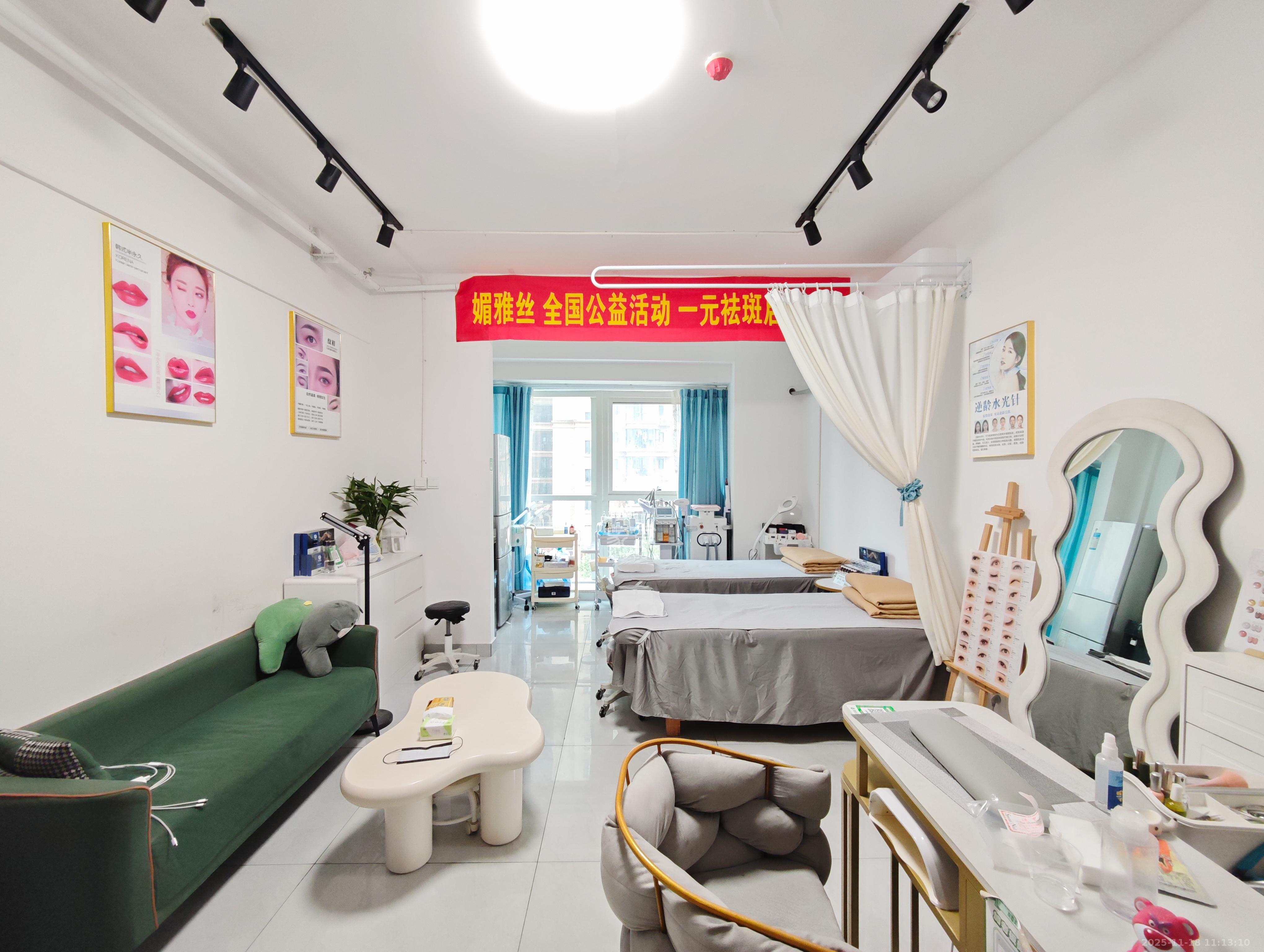 中建嘉和城 1室0厅0卫 22.0万 中建嘉和城 1室0厅0卫 22.0万客厅