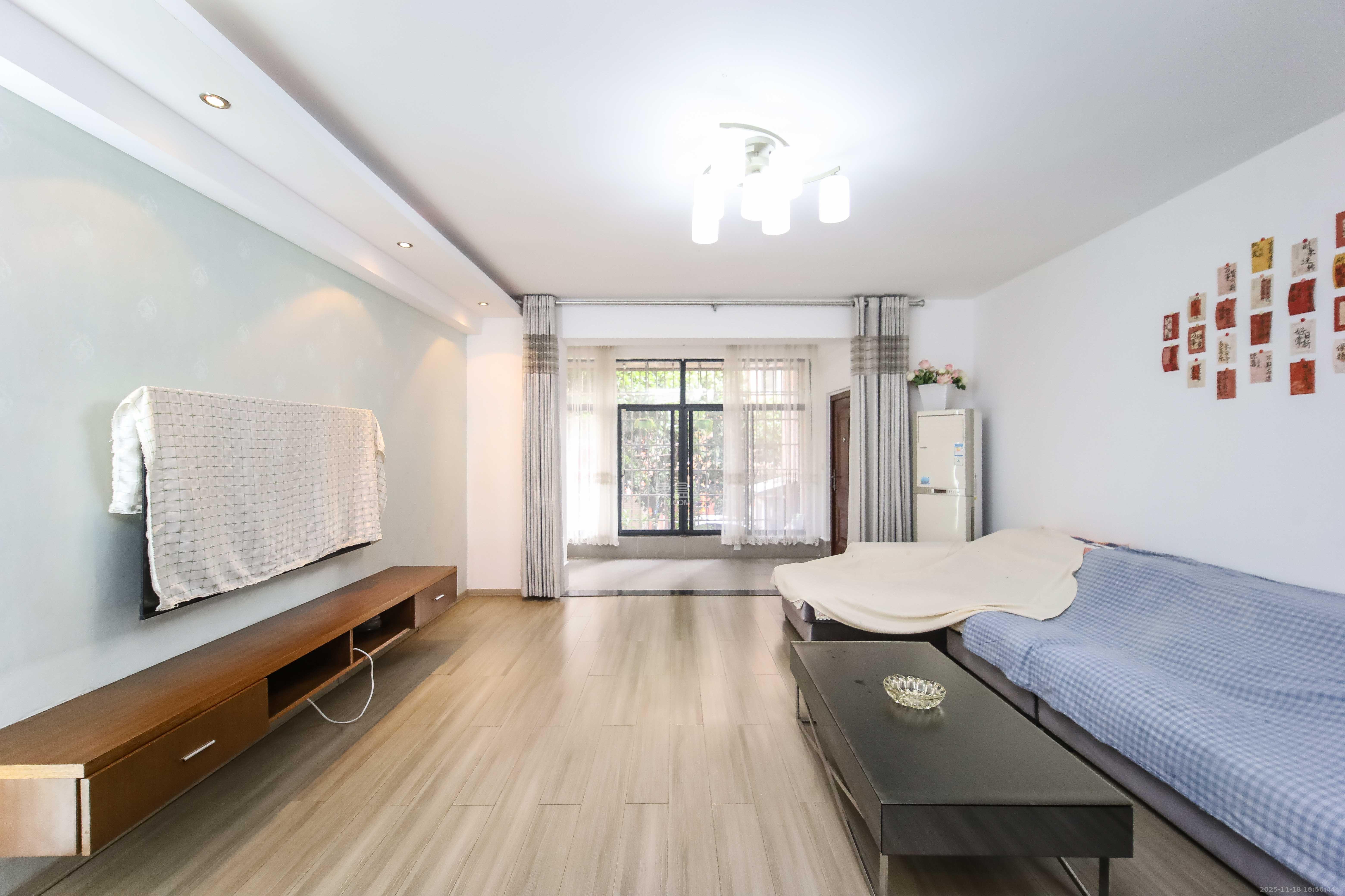 芙蓉公寓  4室2厅2卫    147.0万