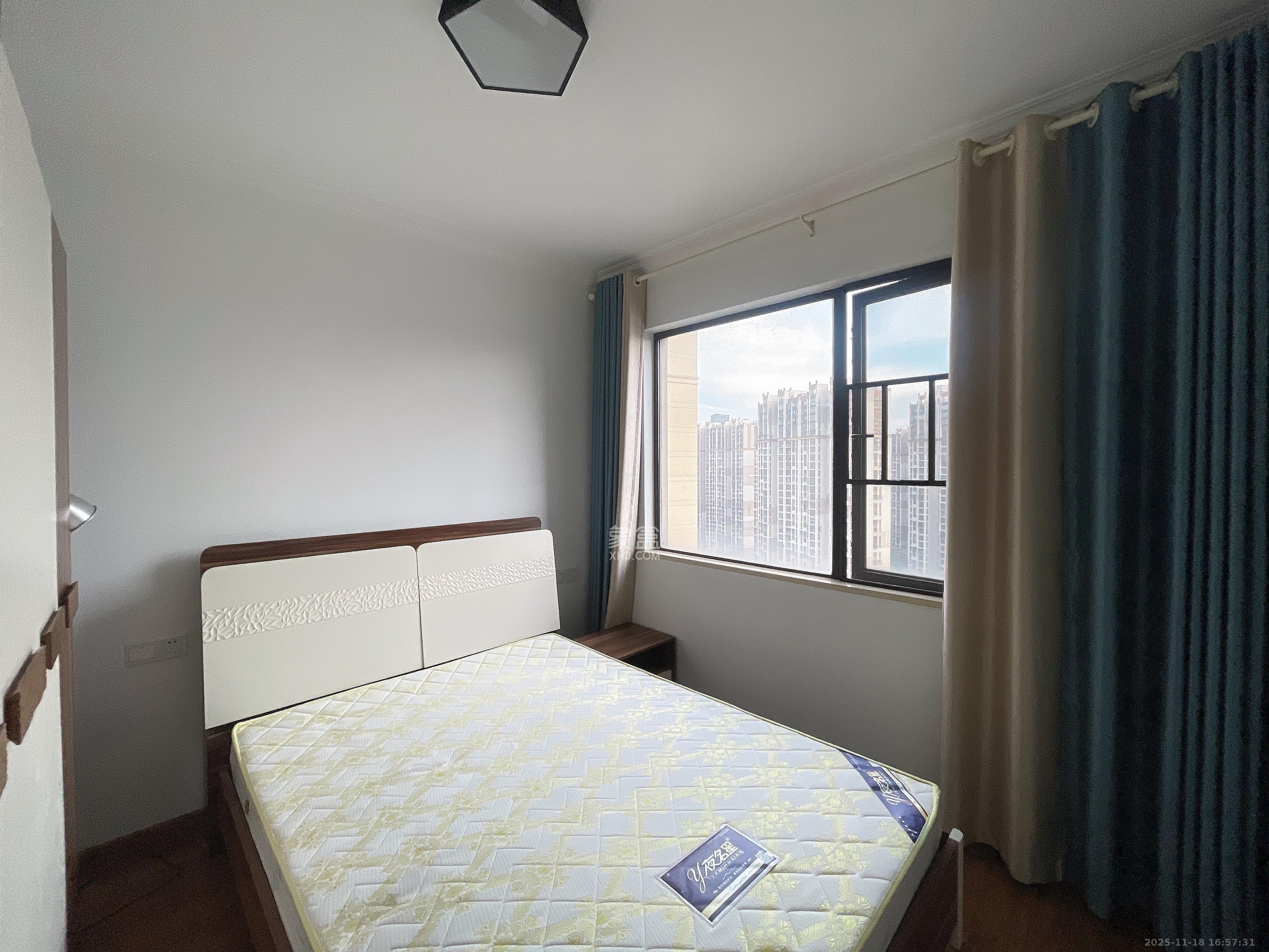 梅溪鑫苑名家 2室2厅1卫 2300.0元/月 梅溪鑫苑名家 2室2厅1卫 2300.0元/月室内图