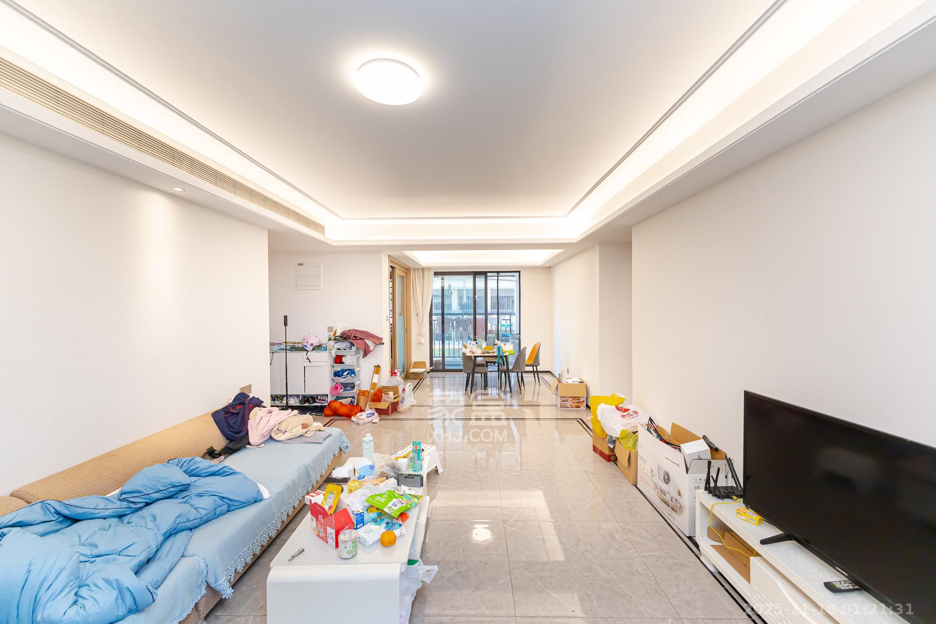 时代建发和著  4室2厅2卫    188.0万客厅