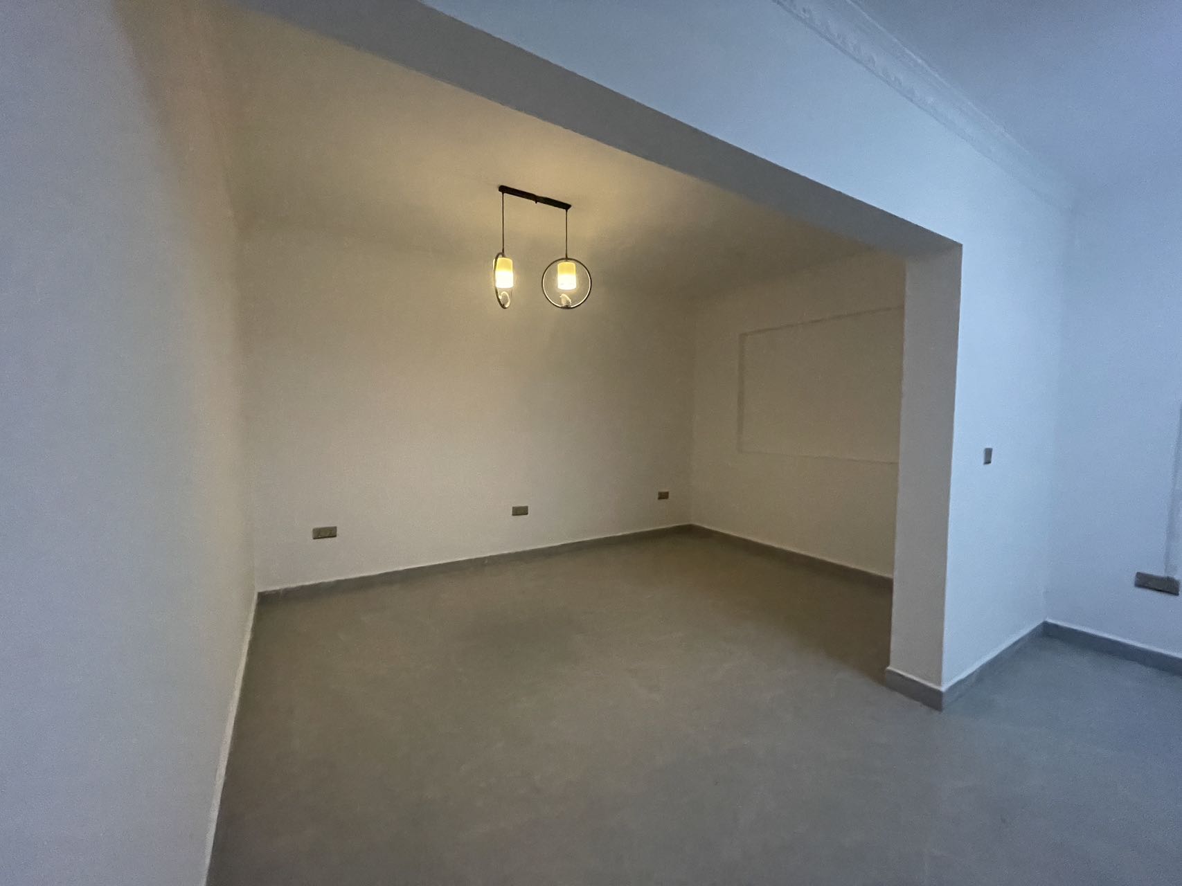 绿地海长流二期  5室2厅2卫    3500.0元/月室内图