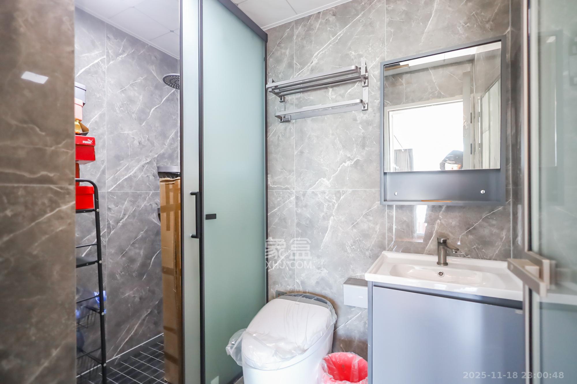 华韵城市海岸（城市水岸苑）  5室2厅3卫    210.0万其他