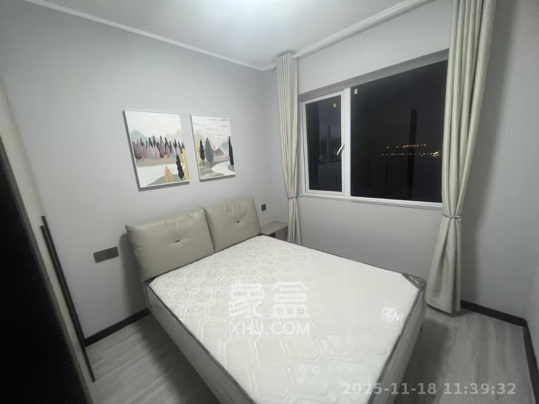 河畔华府  3室2厅2卫    2800.0元/月室内图