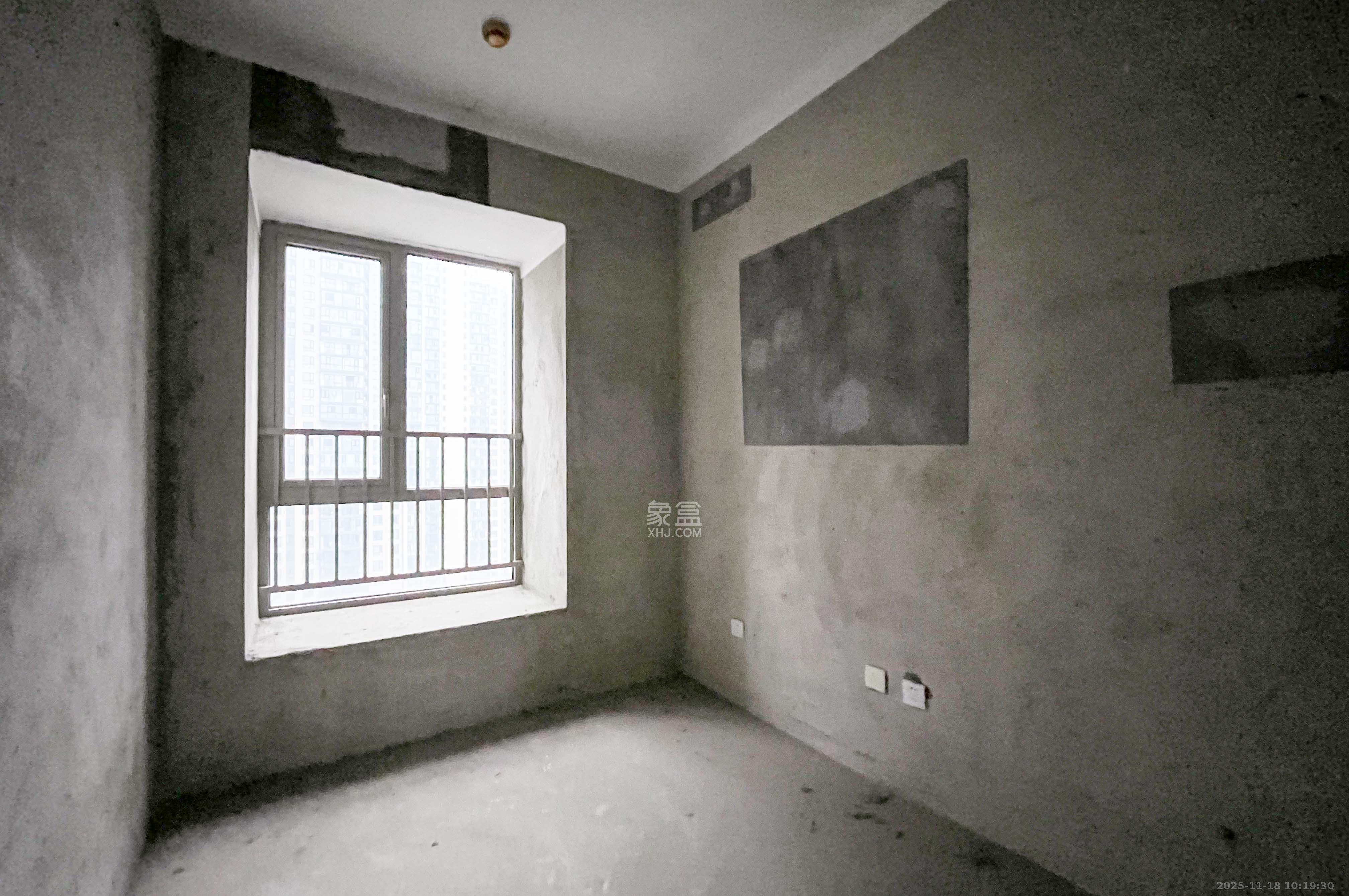 梅溪湖金茂湾 4室2厅2卫 195.0万 梅溪湖金茂湾 4室2厅2卫 195.0万其他