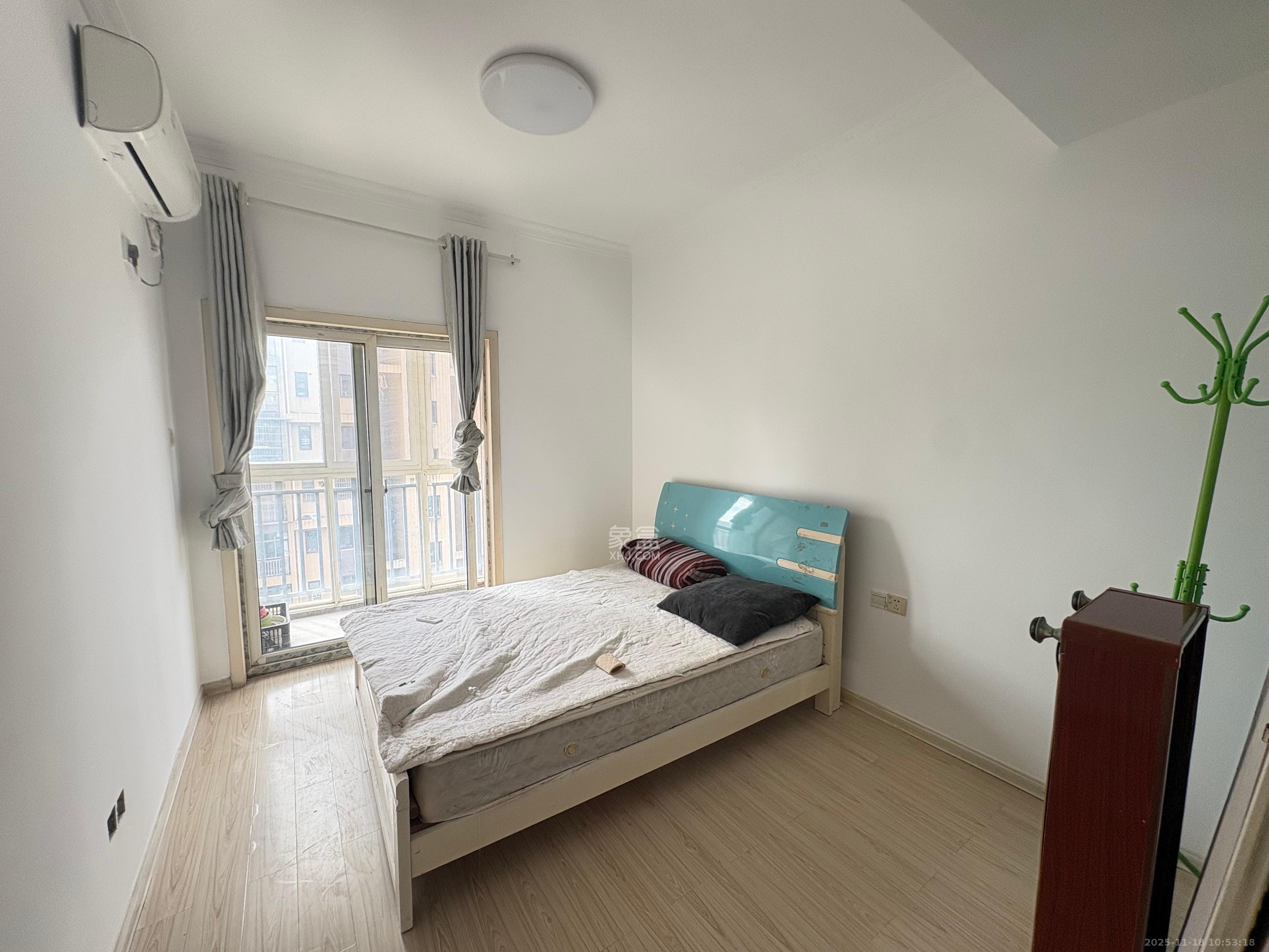 山水湾 1室2厅1卫 1600.0元/月 山水湾 1室2厅1卫 1600.0元/月室内图