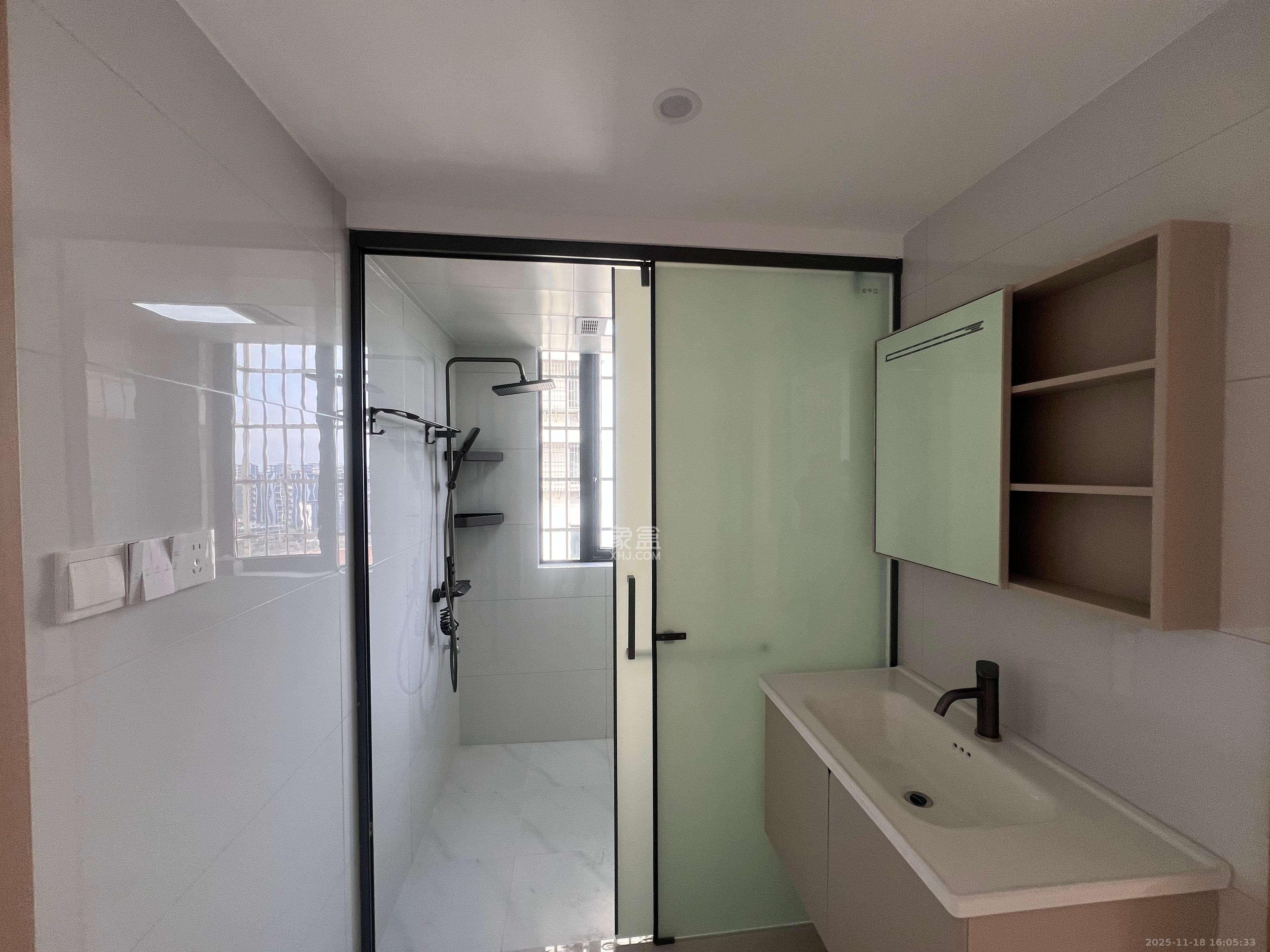 和景家园二期  2室2厅1卫    1800.0元/月室内图