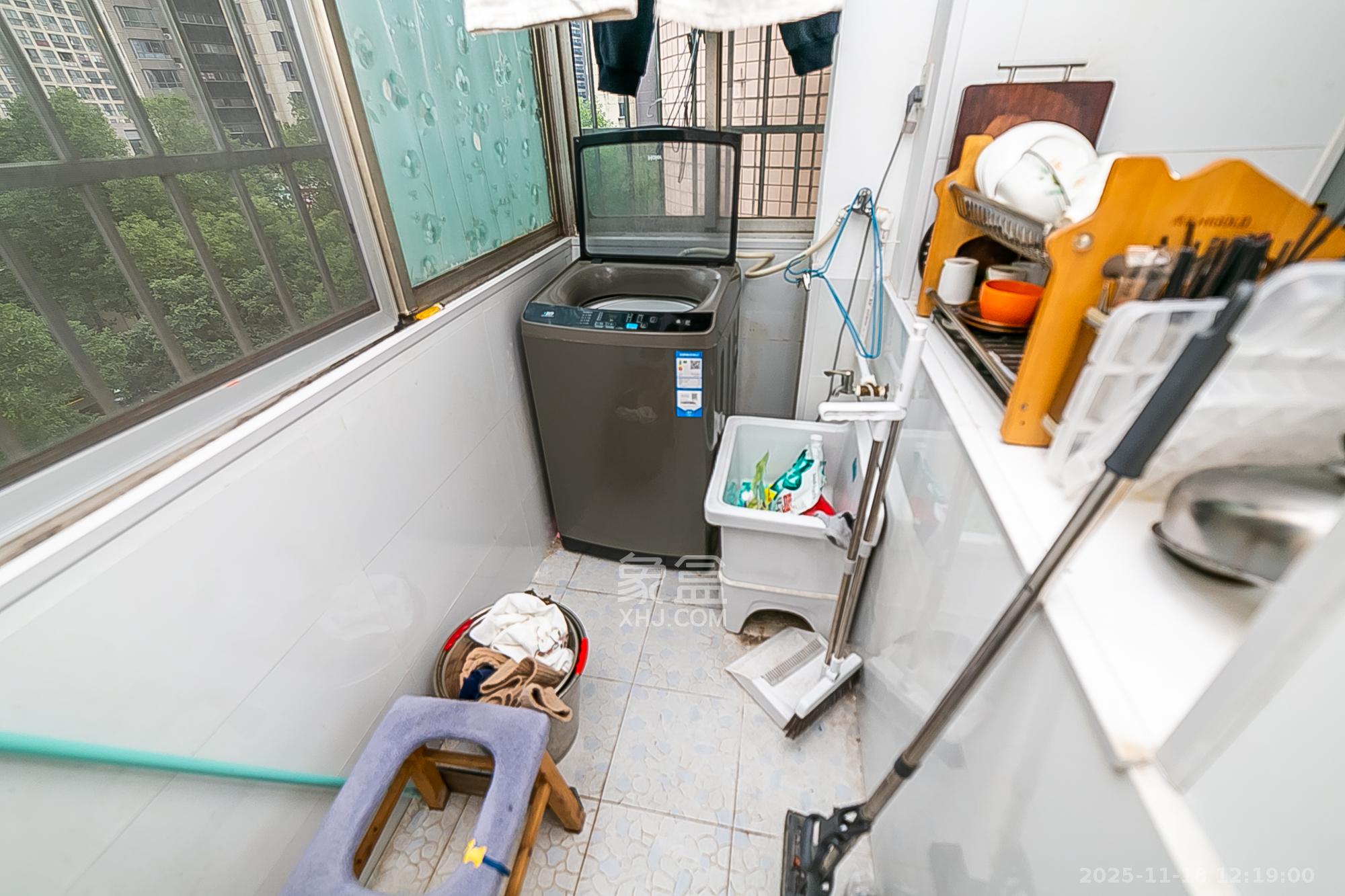 白沙花园 4室2厅2卫 118.0万 白沙花园 4室2厅2卫 118.0万阳台