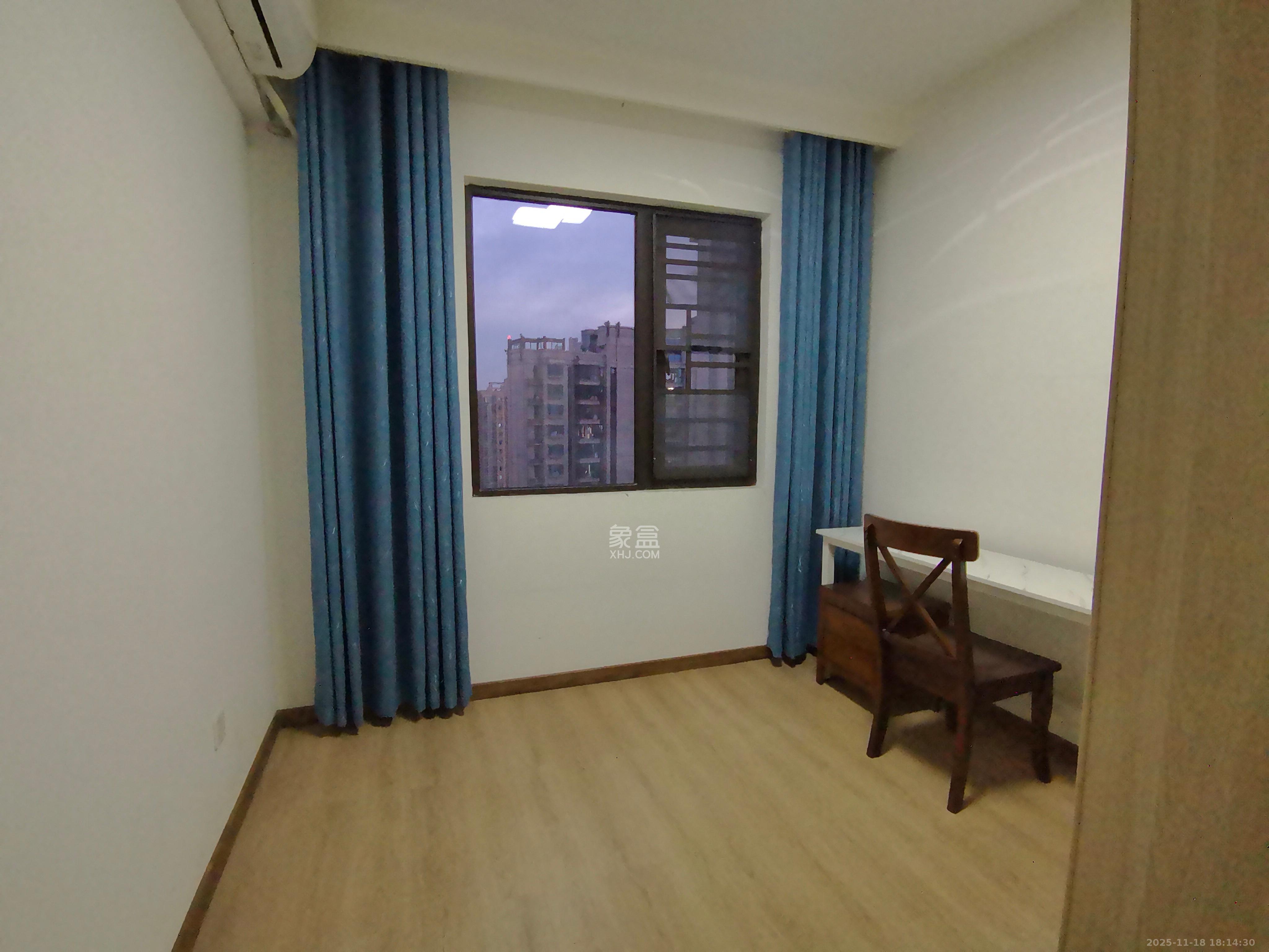 保利大都汇一期、二期  4室2厅2卫    3400.0元/月室内图