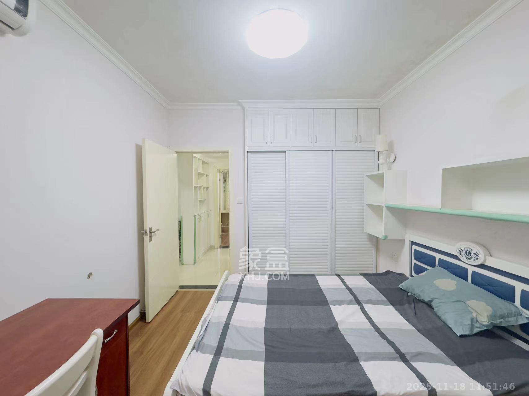 荣盛花语馨苑 3室2厅1卫 2300.0元/月 荣盛花语馨苑 3室2厅1卫 2300.0元/月室内图