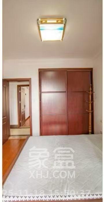 江山帝景雅典  3室2厅2卫    2400.0元/月室内图