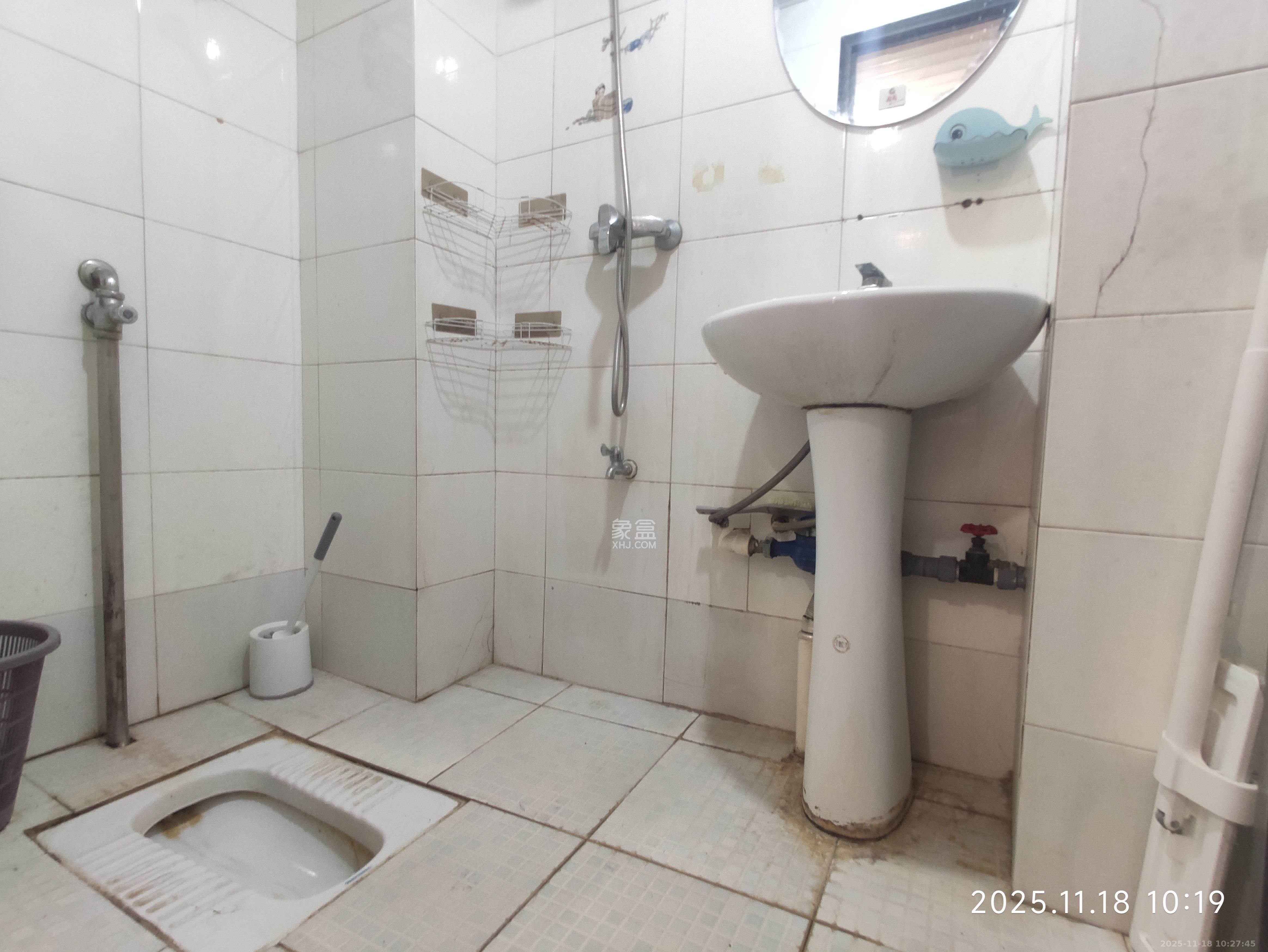 东方新世界  1室1厅1卫    1500.0元/月室内图