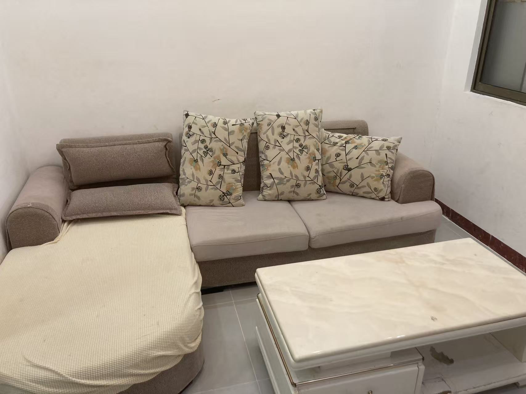 汇亘大厦 1室1厅1卫 45.0万 汇亘大厦 1室1厅1卫 45.0万客厅