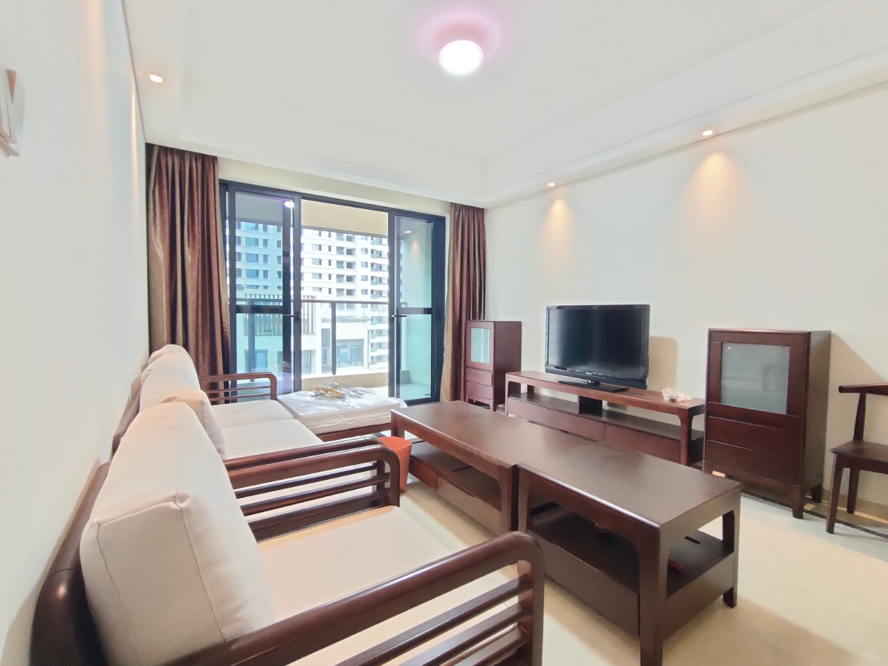 仁恒海棠公园(一期) 3室2厅1卫 5200.0元/月 仁恒海棠公园(一期) 3室2厅1卫 5200.0元/月室内图