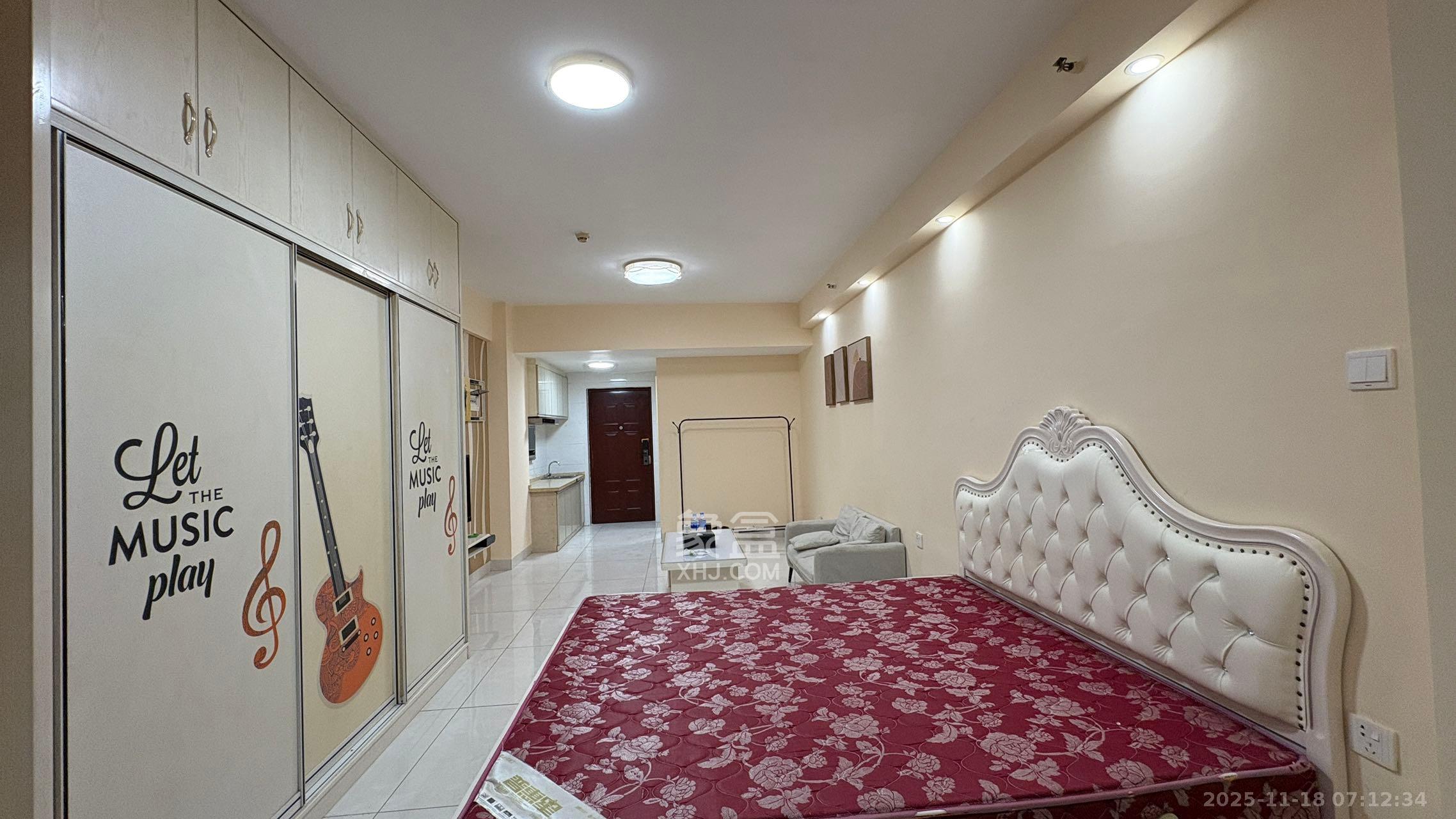 莲城步行街D区 1室0厅0卫 20.8万 莲城步行街D区 1室0厅0卫 20.8万客厅