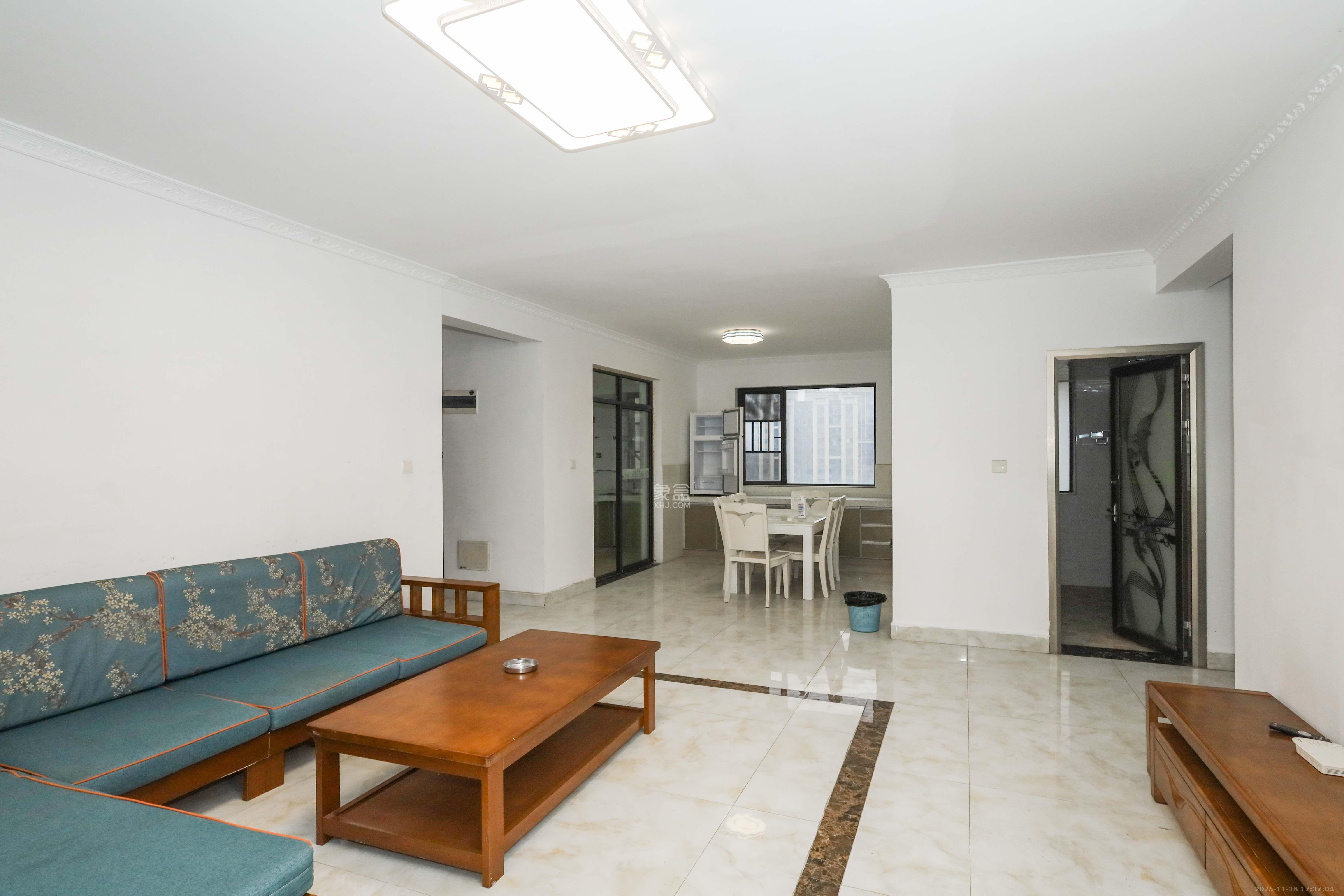 和泓梅溪四季 5室2厅2卫 3800.0元/月 和泓梅溪四季 5室2厅2卫 3800.0元/月室内图