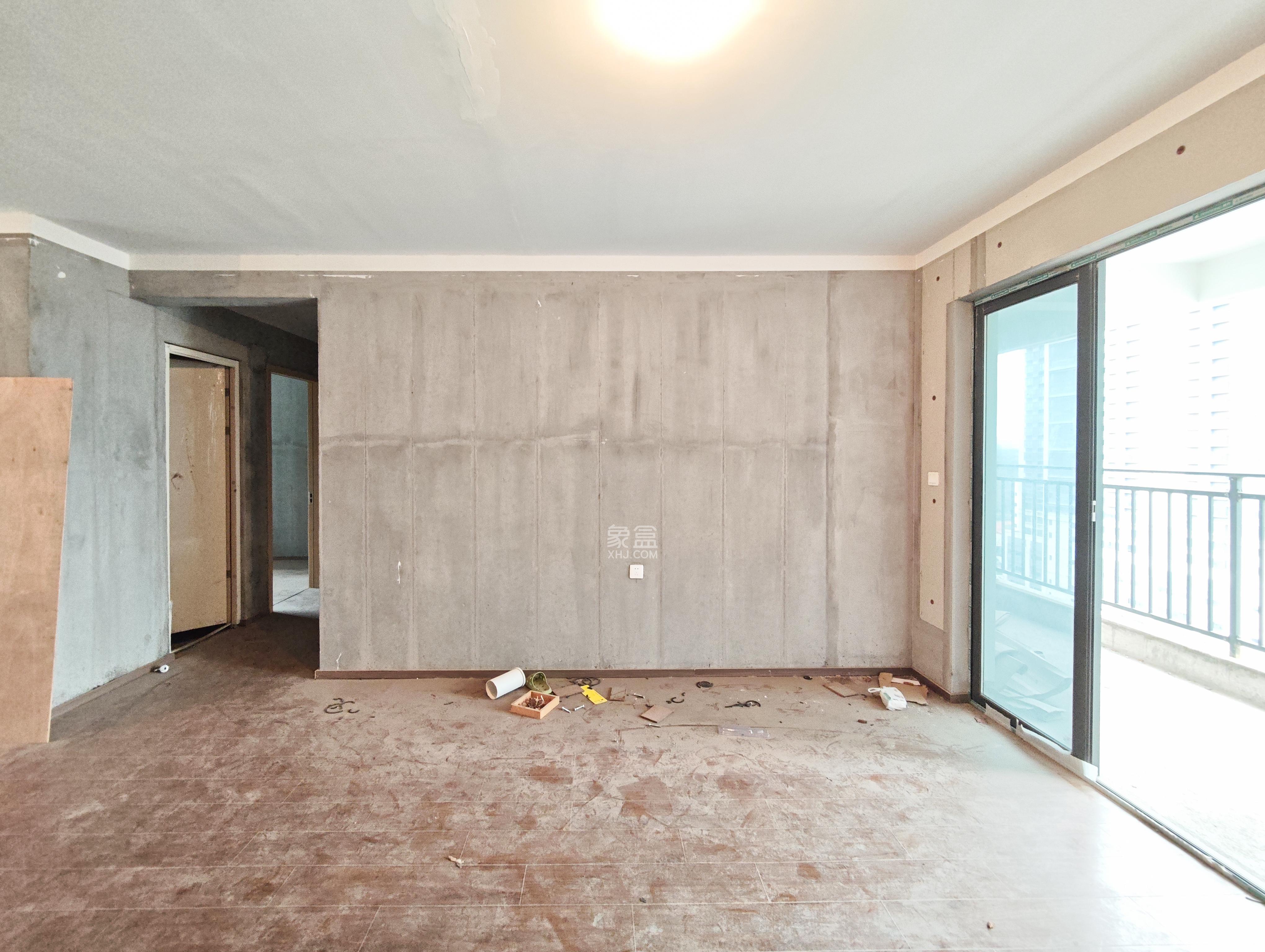 长房岭秀时代 4室2厅2卫 118.0万 长房岭秀时代 4室2厅2卫 118.0万客厅