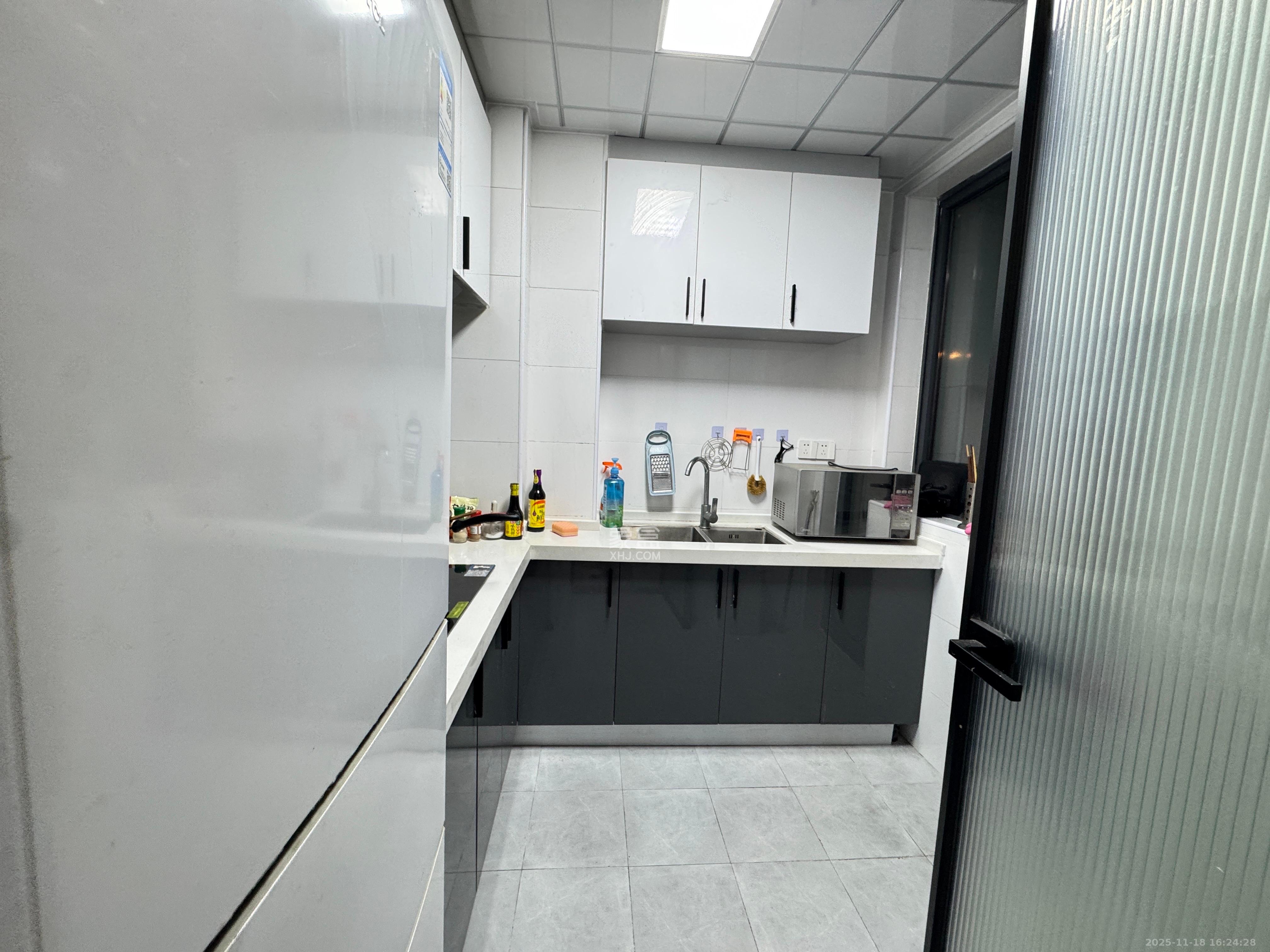 振业城三期 4室2厅1卫 3200.0元/月 振业城三期 4室2厅1卫 3200.0元/月室内图