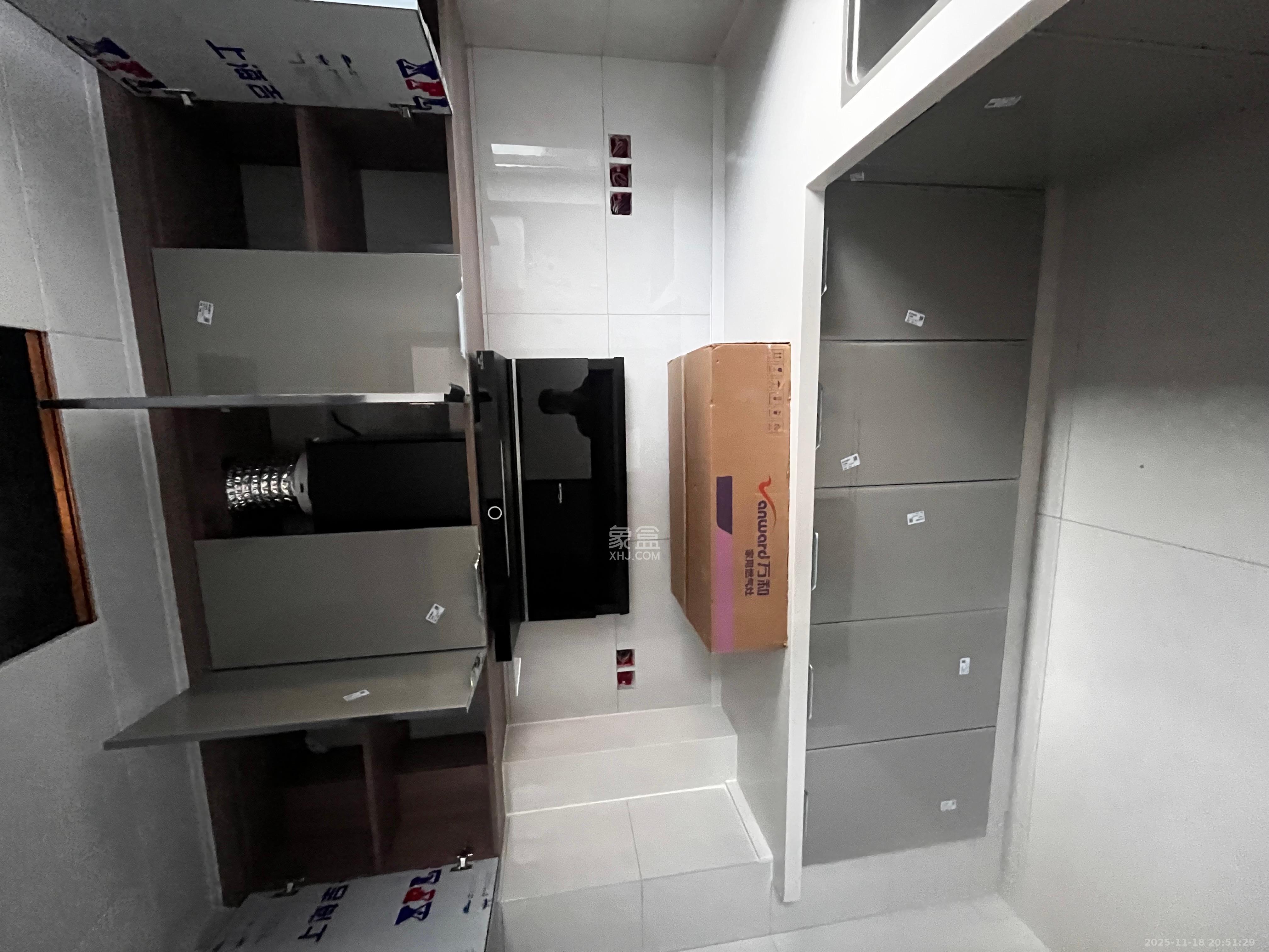 奥园城市天骄二期 3室2厅2卫 3200.0元/月 奥园城市天骄二期 3室2厅2卫 3200.0元/月室内图