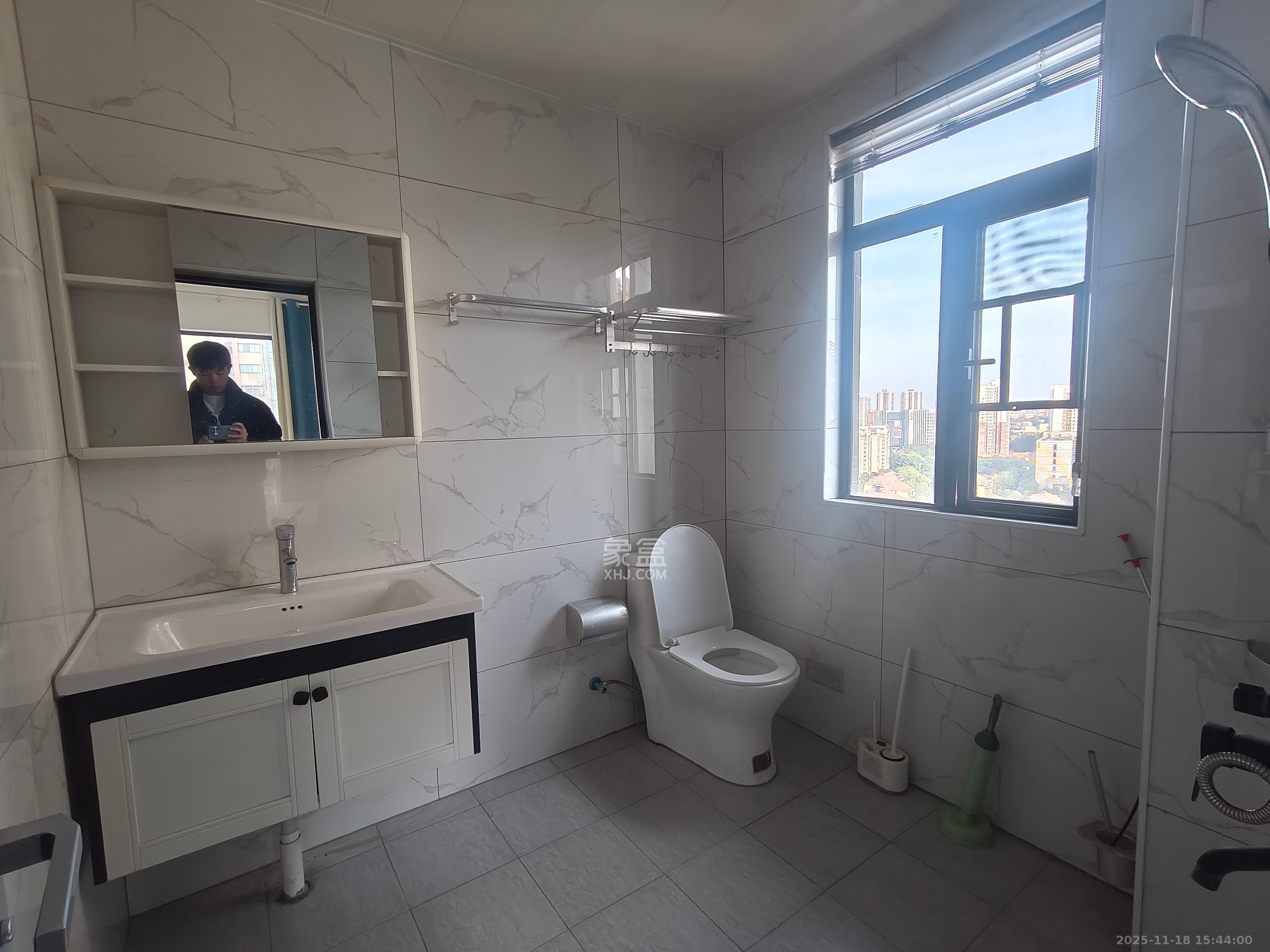 和庄 3室2厅2卫 2800.0元/月 和庄 3室2厅2卫 2800.0元/月室内图