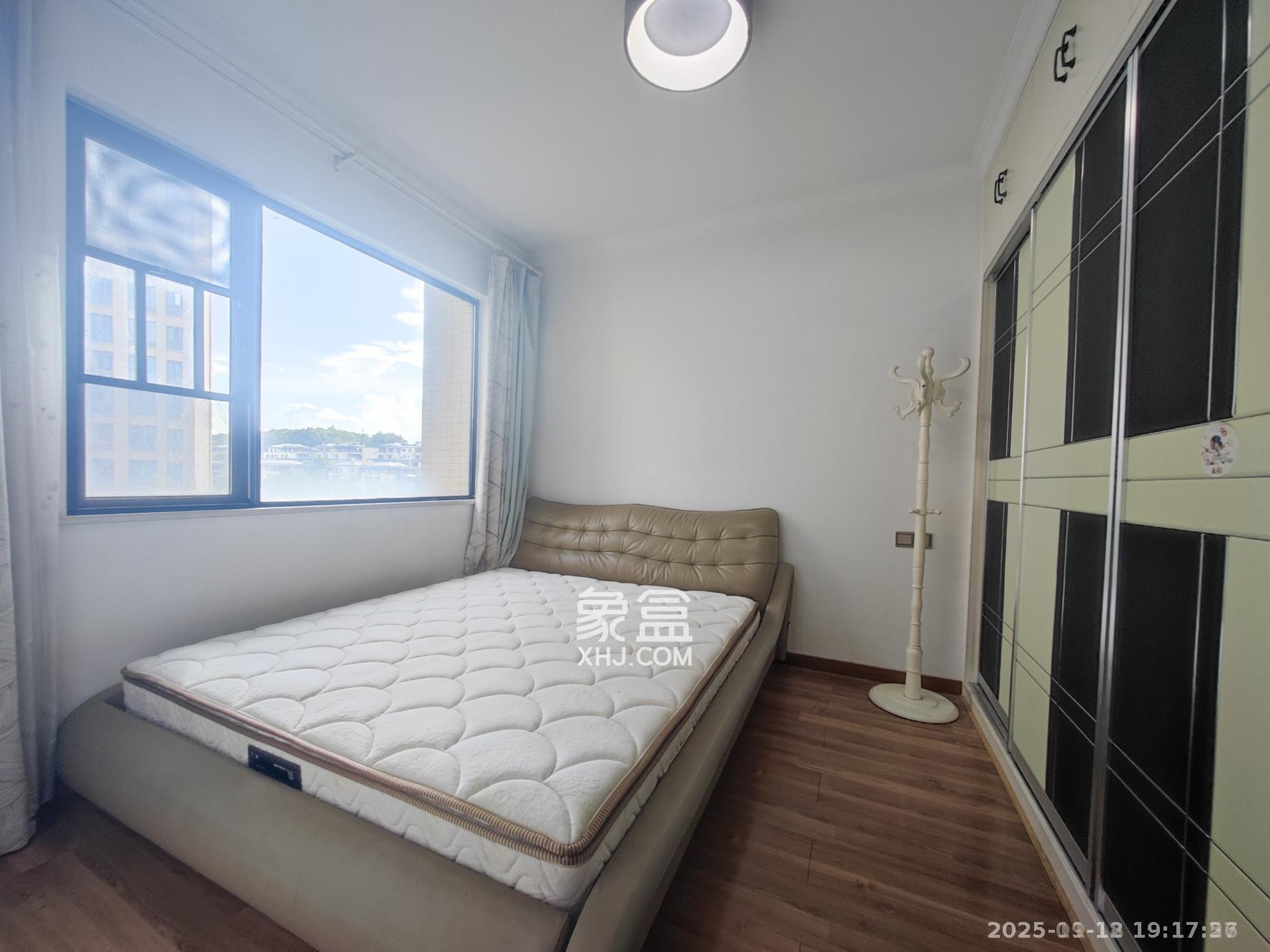 长房半岛蓝湾(观山月) 3室2厅1卫 2600.0元/月 长房半岛蓝湾(观山月) 3室2厅1卫 2600.0元/月室内图