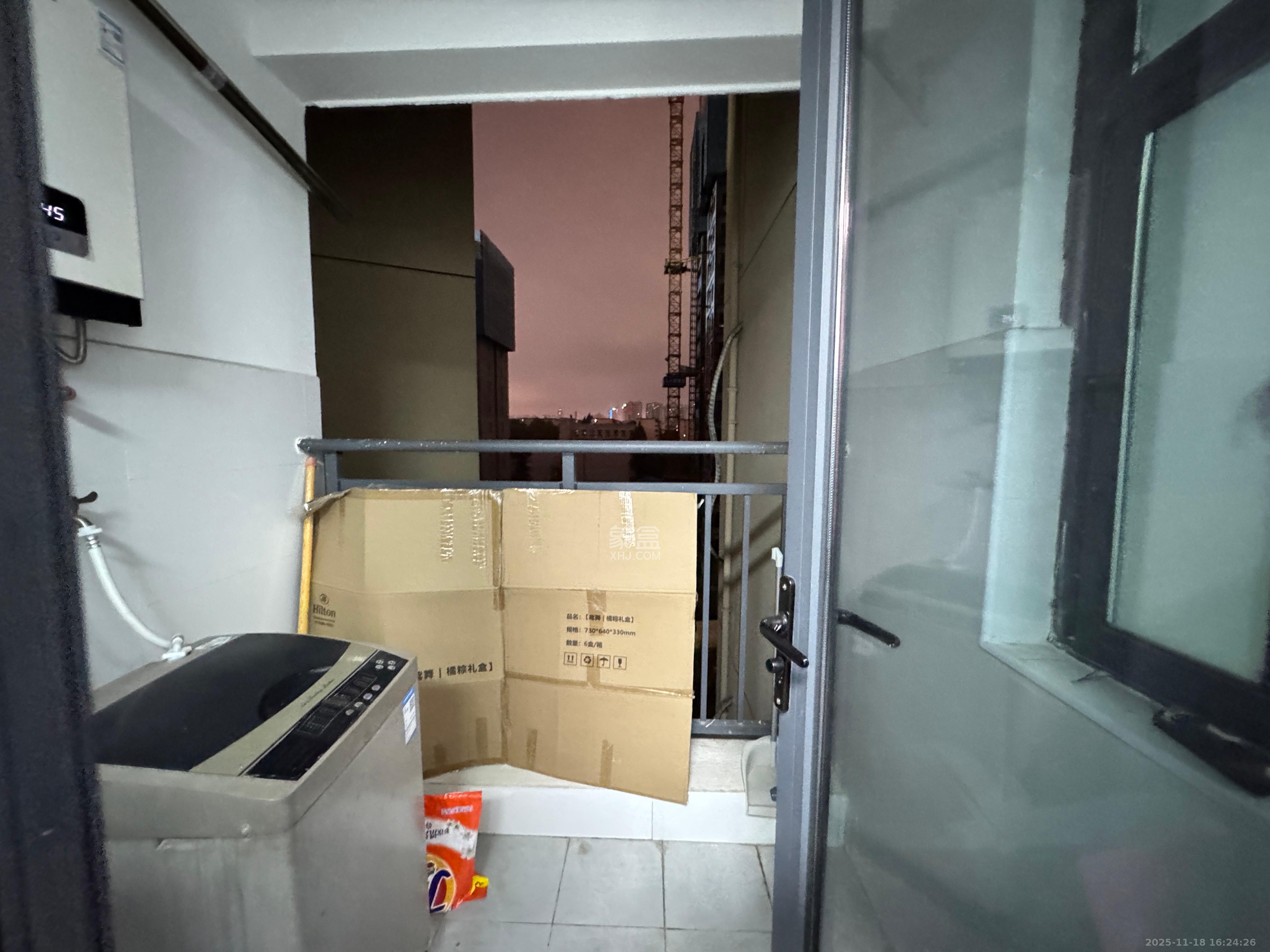 振业城三期  4室2厅1卫    3200.0元/月室内图