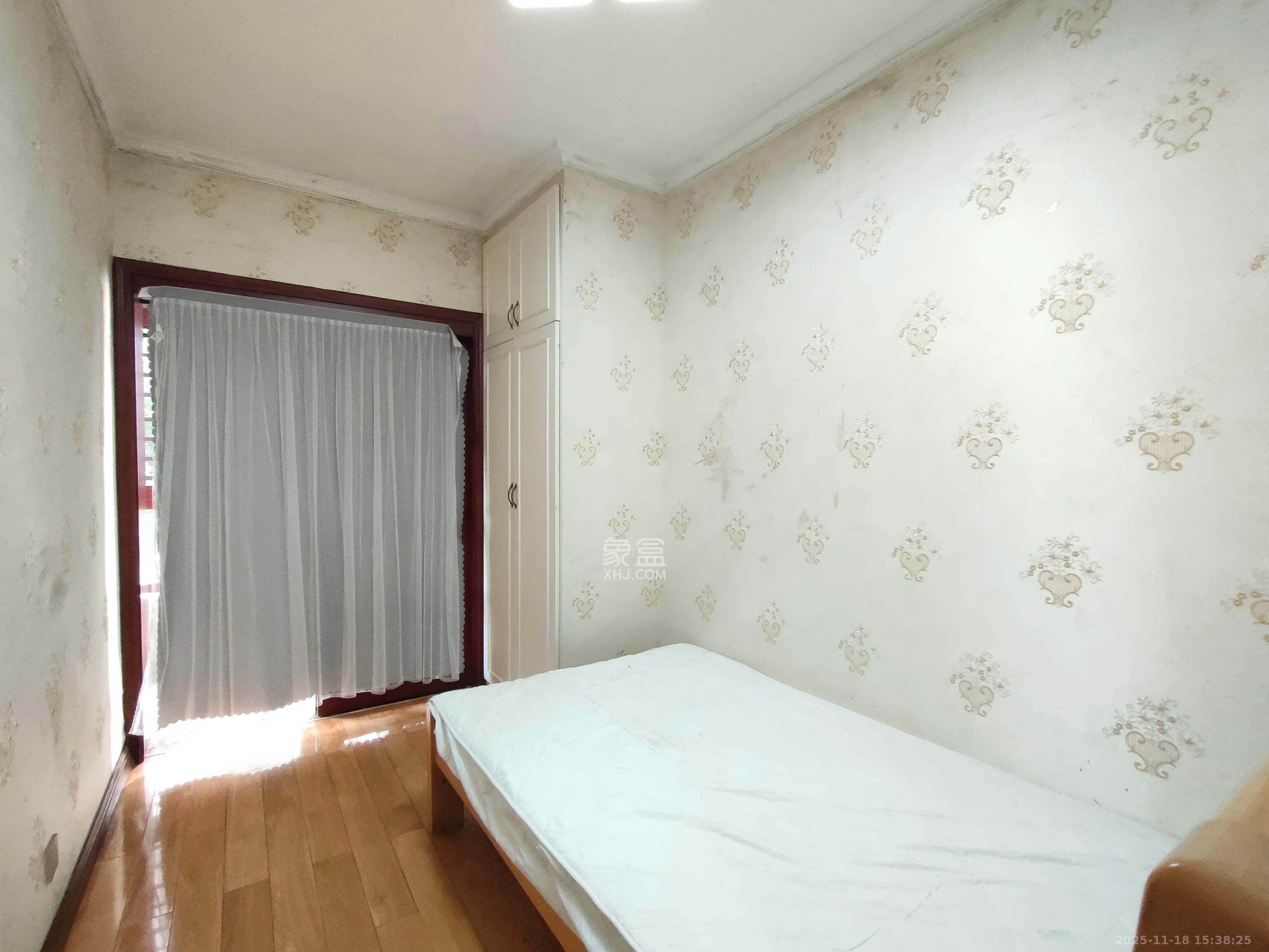 鸿基橄榄君庭  3室2厅2卫    3500.0元/月室内图