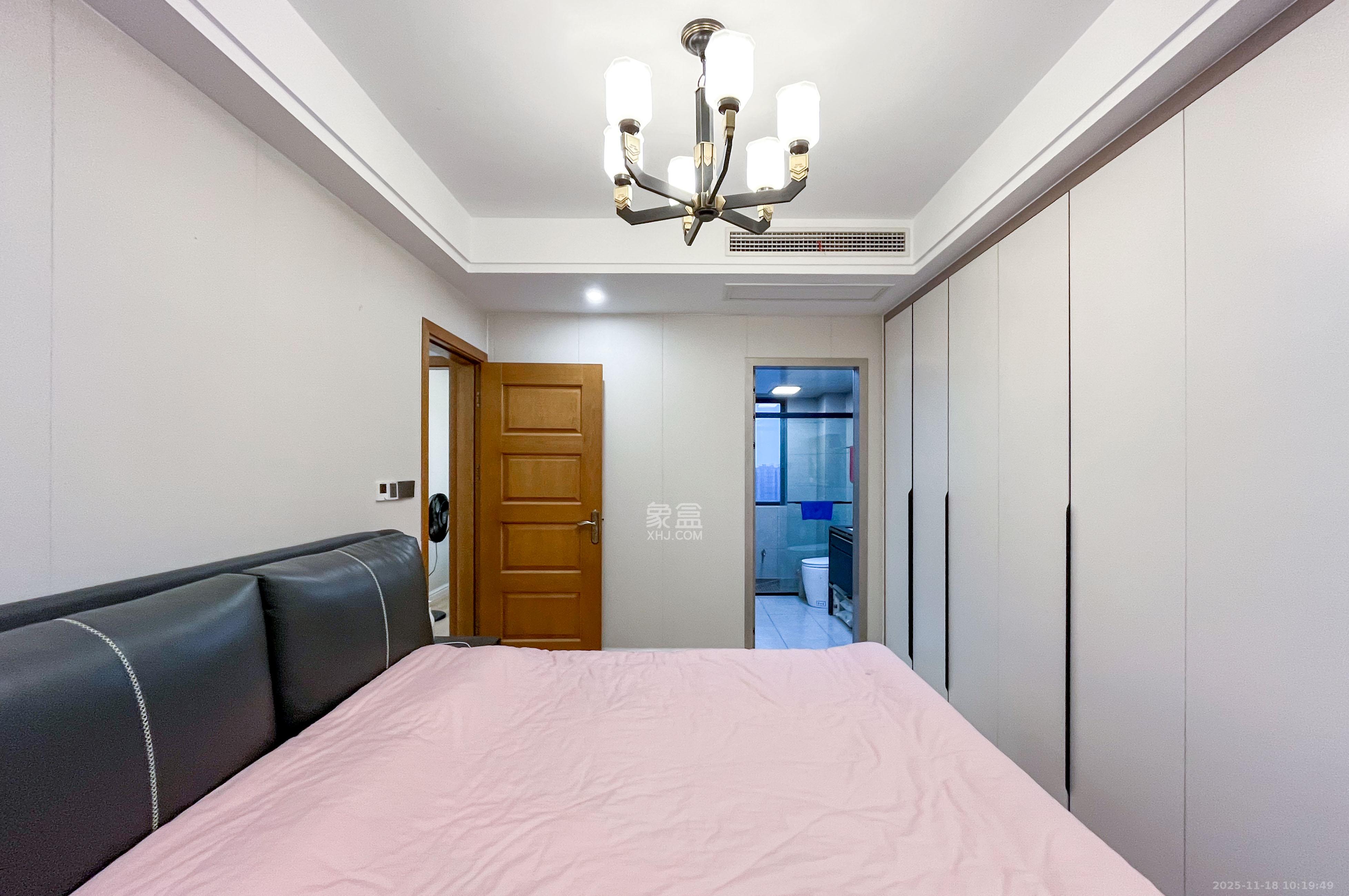 中建梅溪湖中心  3室2厅2卫    175.0万其他