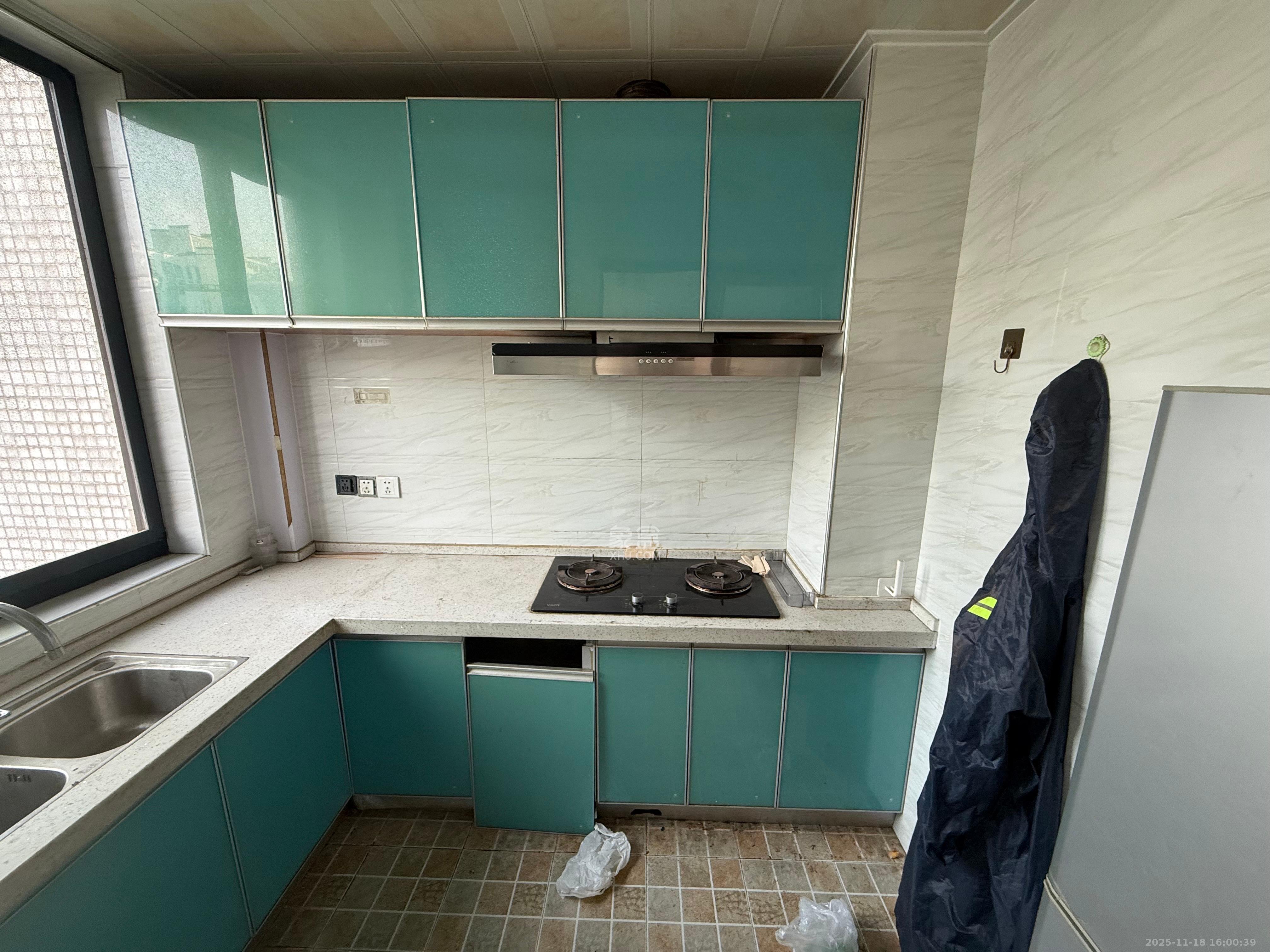 钱隆学府一、二期  2室2厅1卫    1800.0元/月室内图