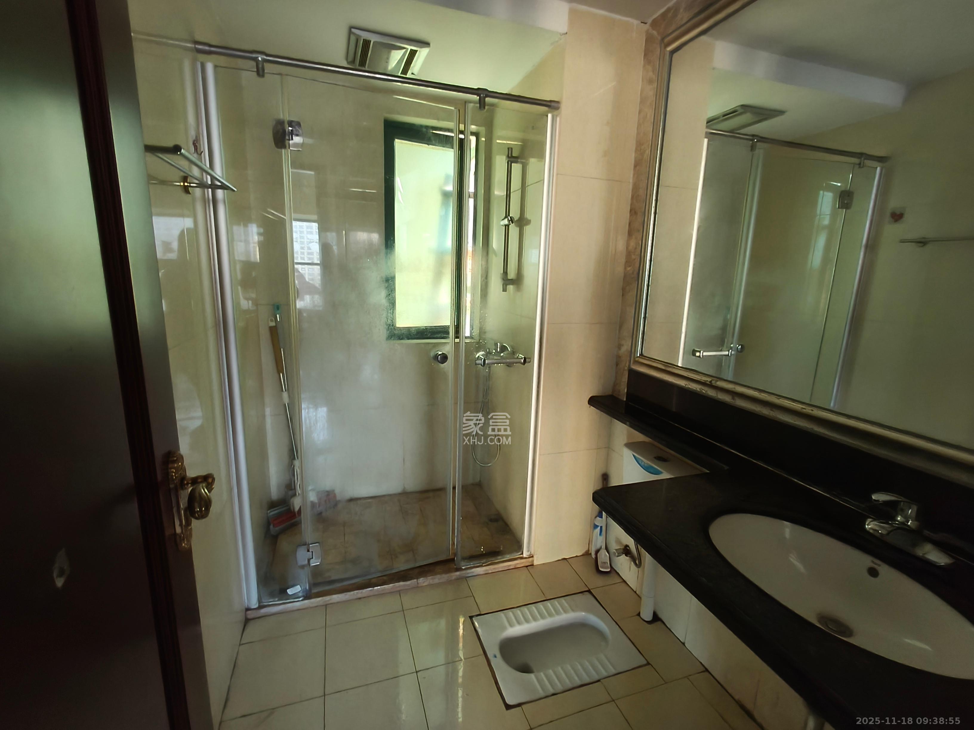 恒大城  4室2厅2卫    2600.0元/月室内图