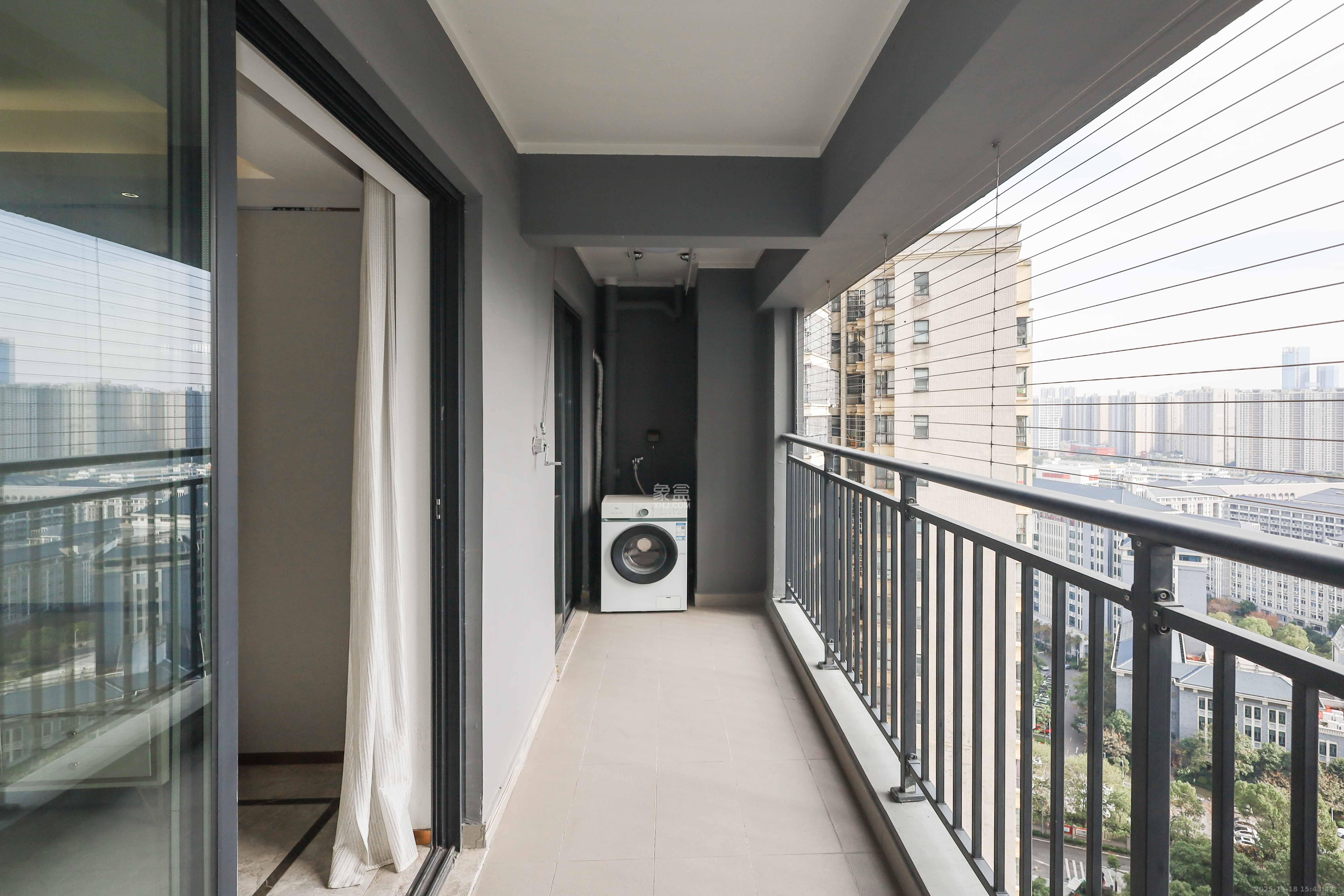 梅溪悦章  4室2厅2卫    135.0万阳台