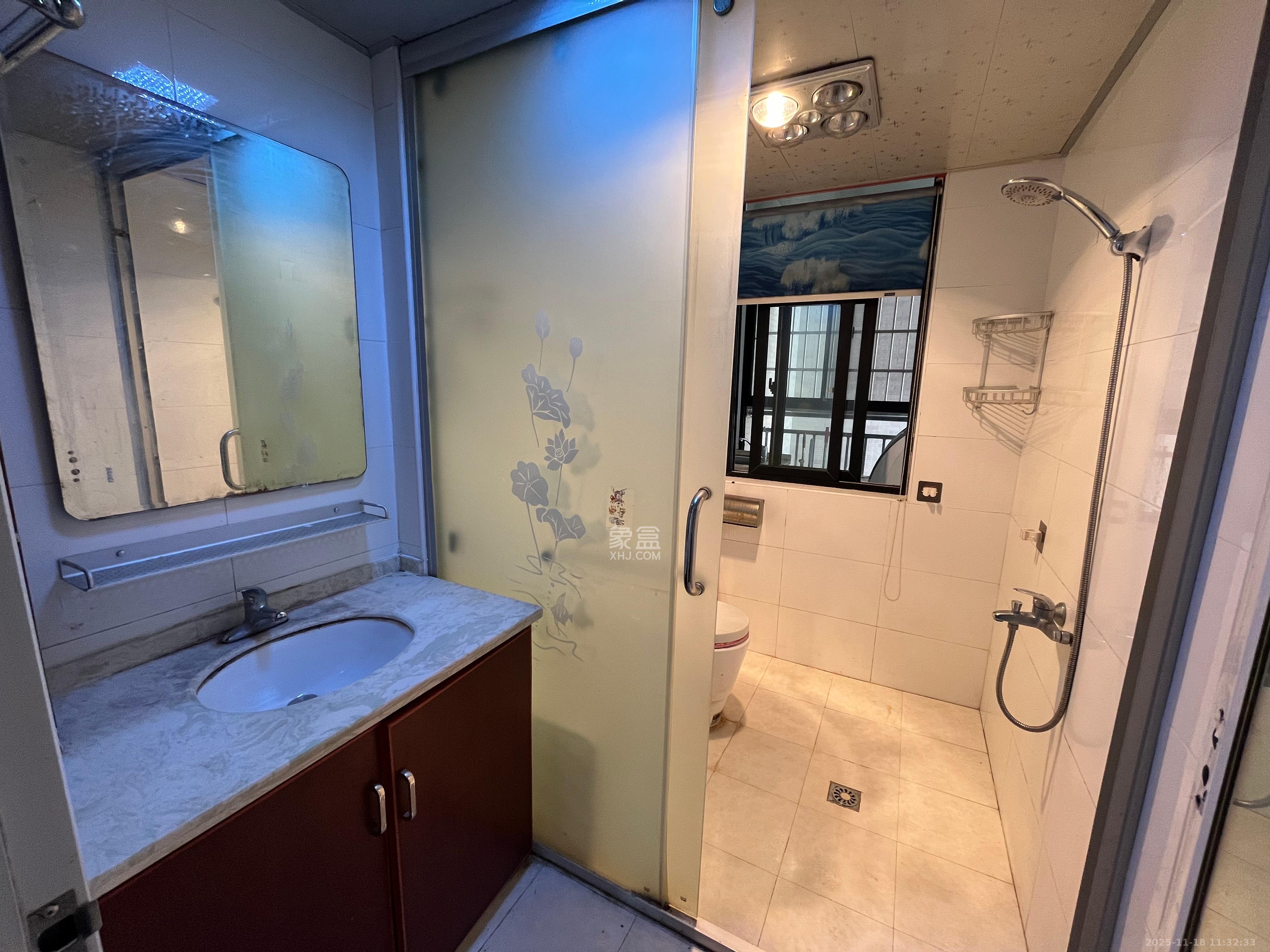 英郡年华 2室2厅1卫 2200.0元/月 英郡年华 2室2厅1卫 2200.0元/月室内图