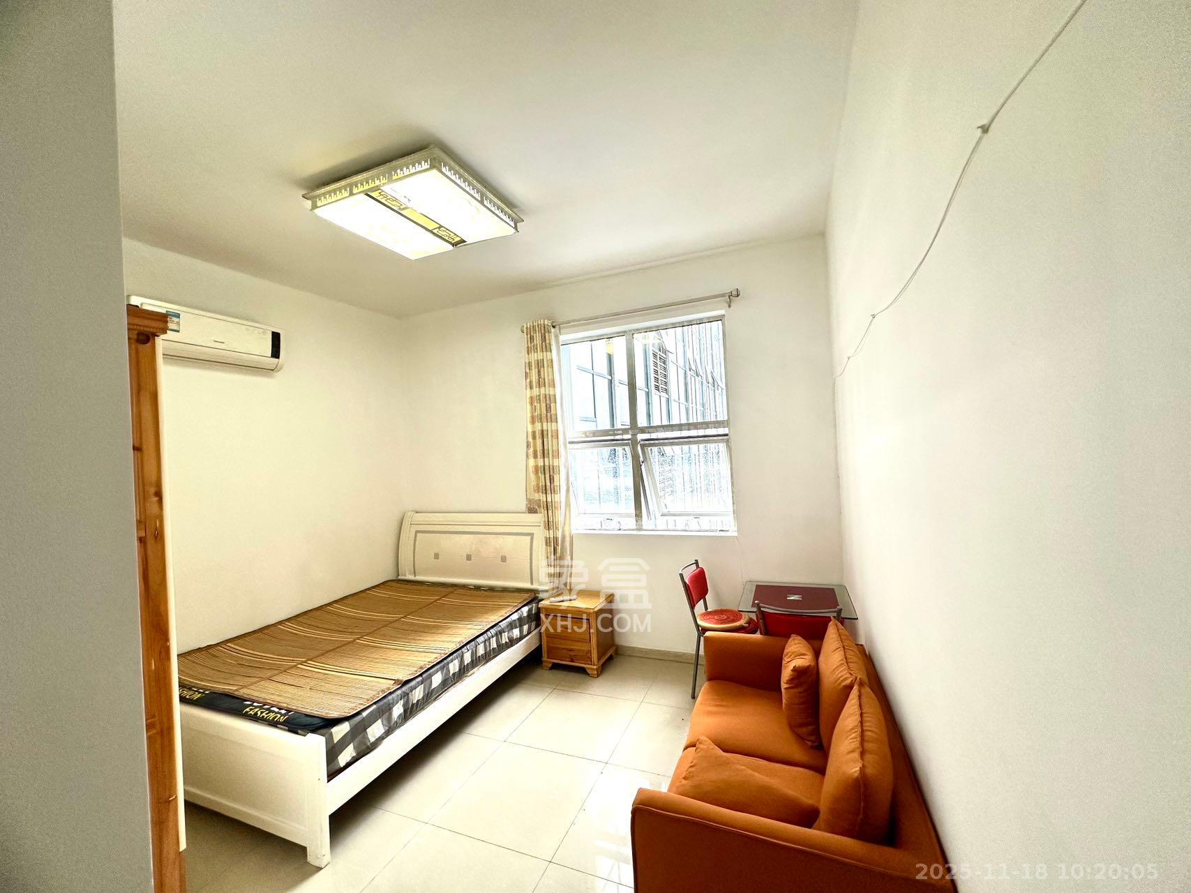 红星国际星城  1室1厅1卫    1300.0元/月