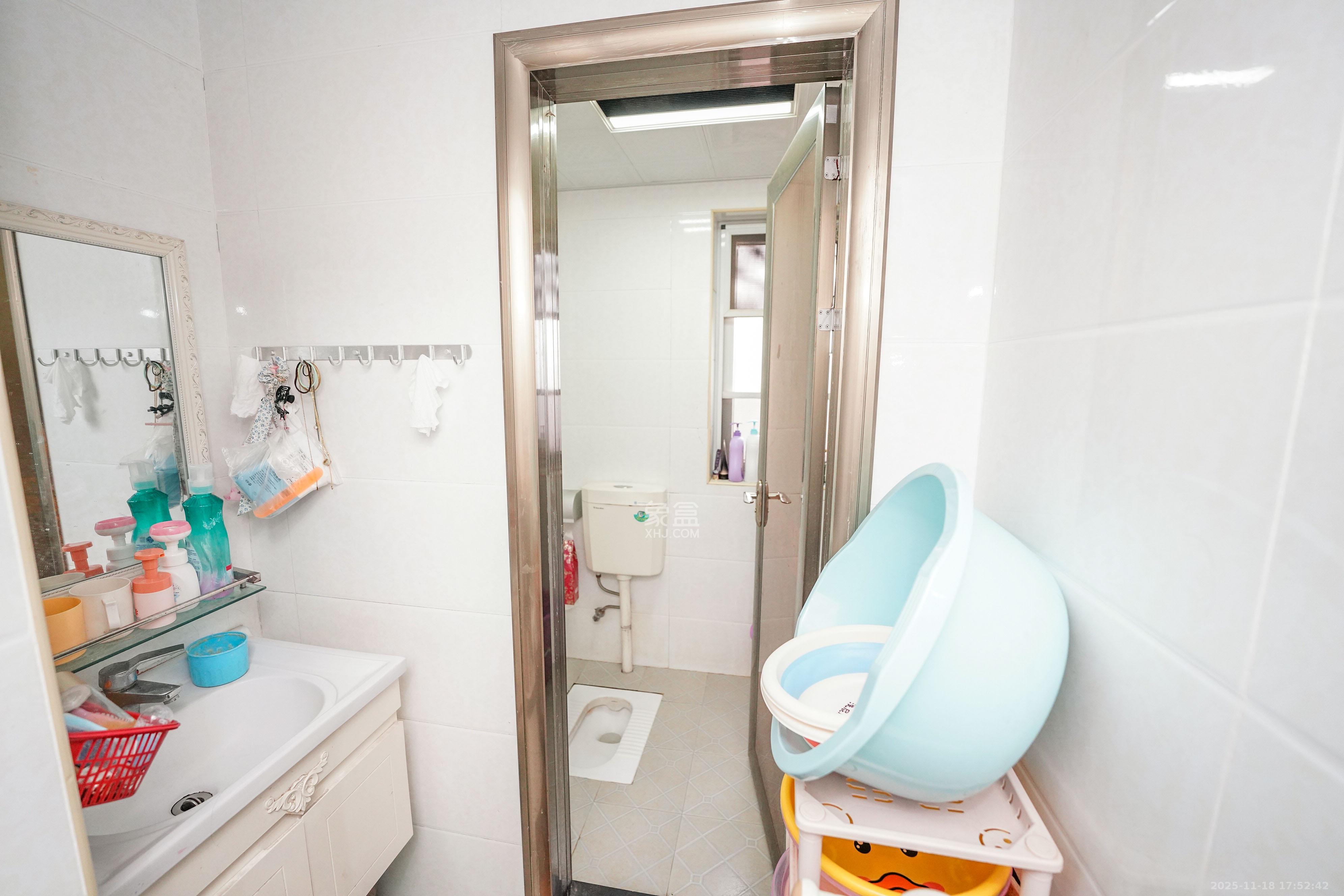 丽发新城 2室2厅1卫 47.9万 丽发新城 2室2厅1卫 47.9万卫生间