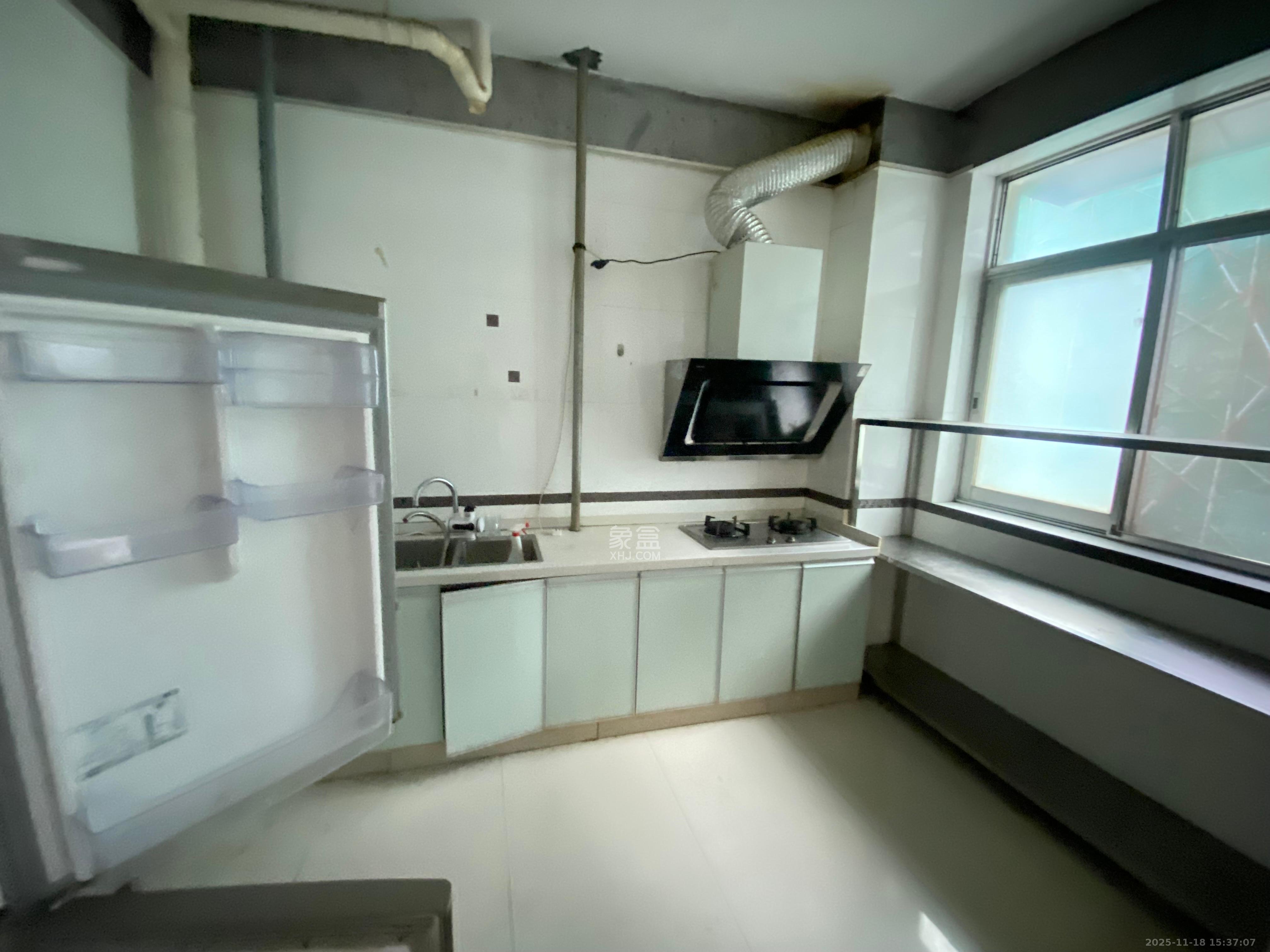 长沙市国土资源局芙蓉区分局 4室2厅2卫 4000.0元/月 长沙市国土资源局芙蓉区分局 4室2厅2卫 4000.0元/月室内图