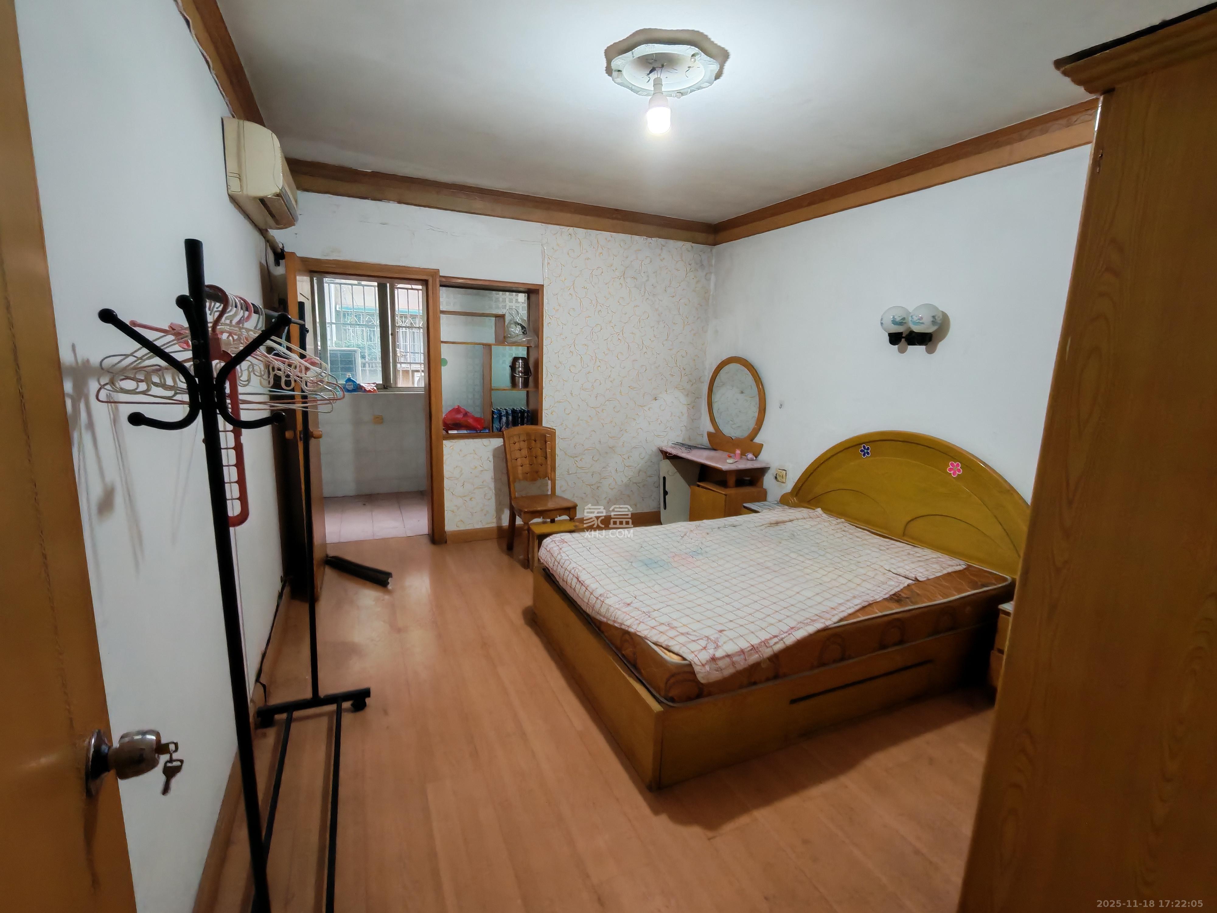 轻苑小区 3室1厅1卫 1900.0元/月 轻苑小区 3室1厅1卫 1900.0元/月室内图