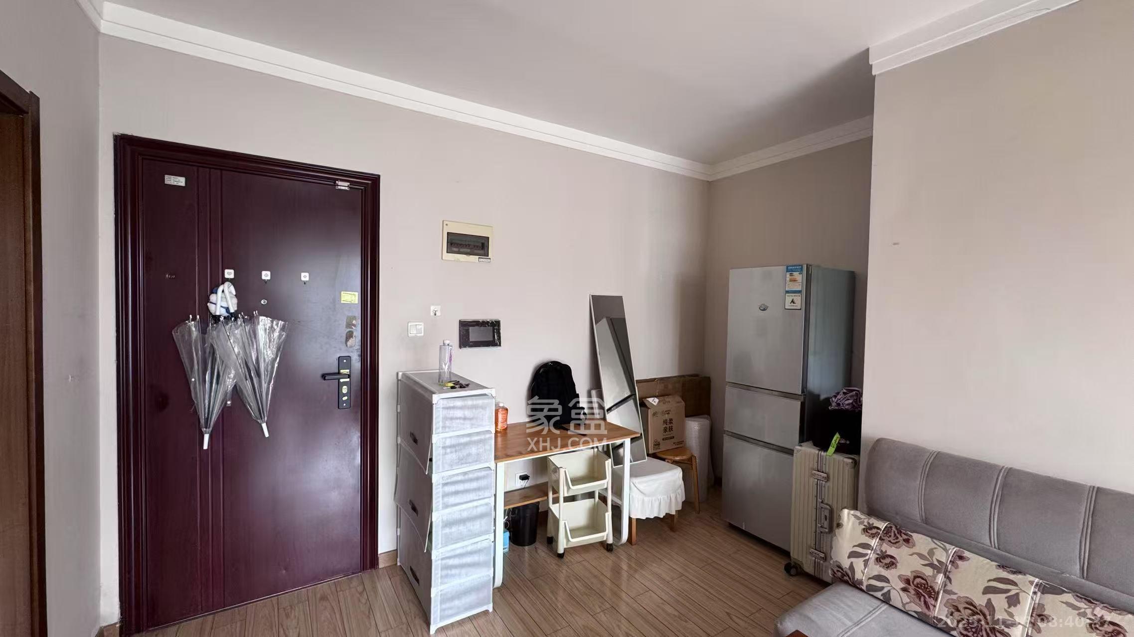 藏珑湖上国际花园  1室1厅1卫    1700.0元/月室内图