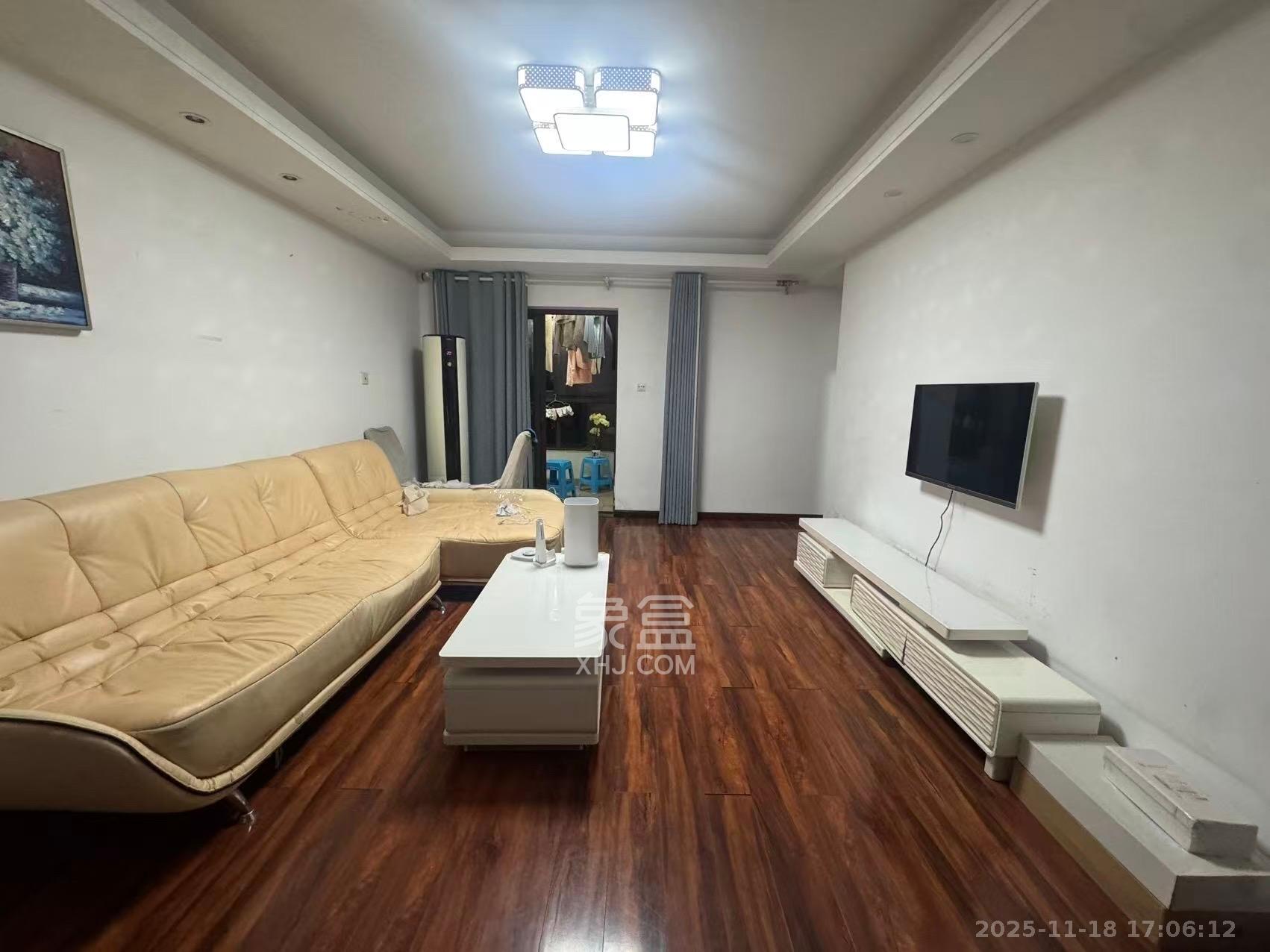 绿地中央广场 3室2厅1卫 2500.0元/月 绿地中央广场 3室2厅1卫 2500.0元/月室内图