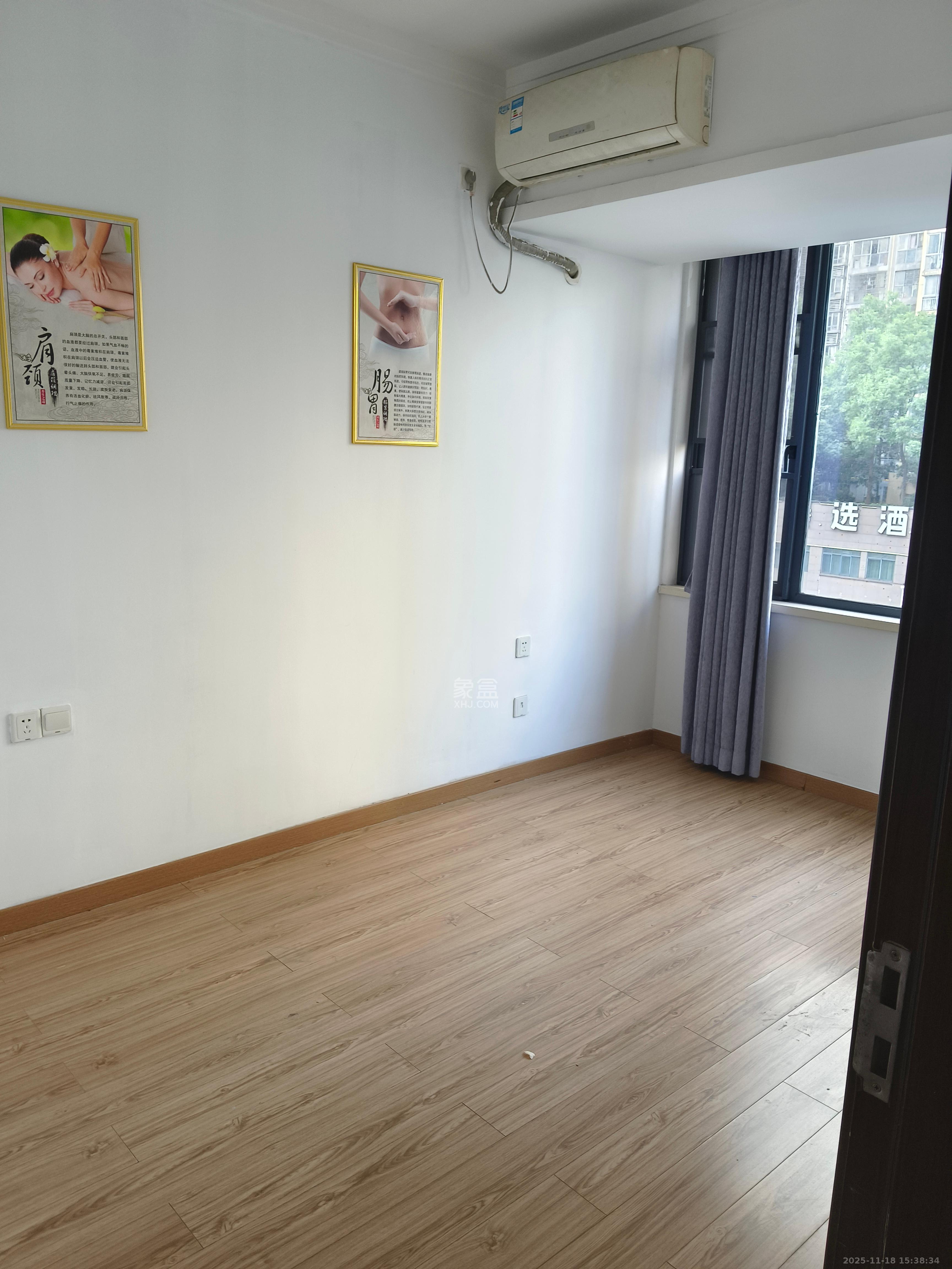 藏珑湖上国际花园 4室2厅2卫 3000.0元/月 藏珑湖上国际花园 4室2厅2卫 3000.0元/月室内图